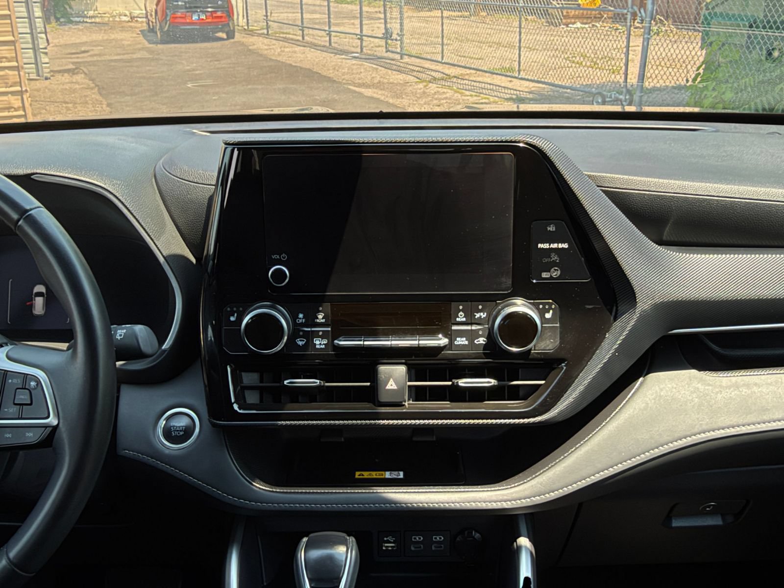 Thumbnail: 2025 Toyota Highlander - 20