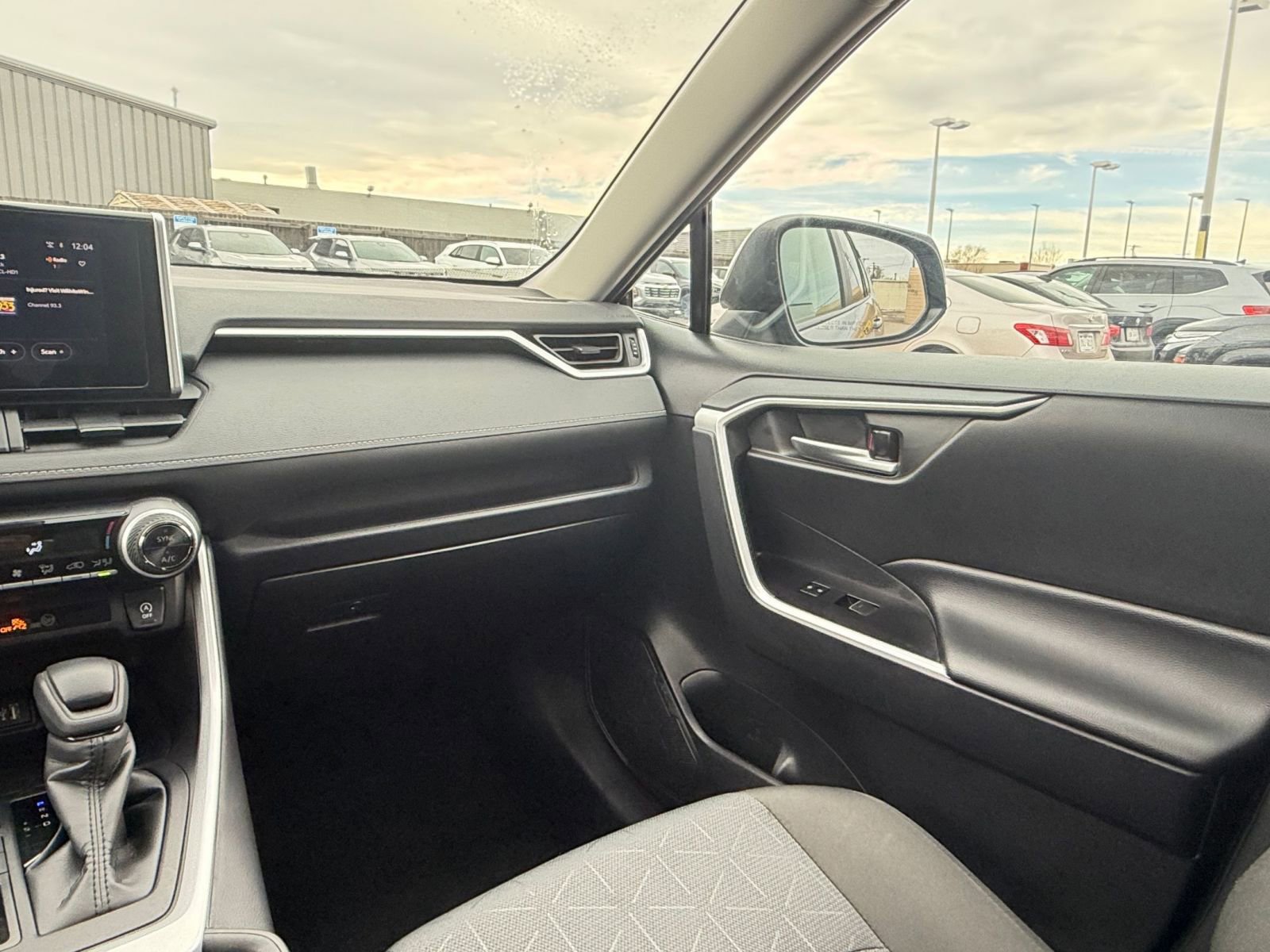 Thumbnail: 2025 Toyota RAV4 - 35