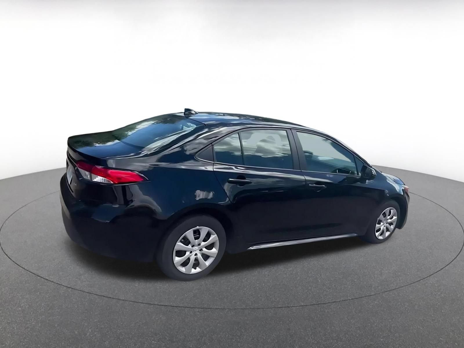 Thumbnail: 2025 Toyota Corolla - 14