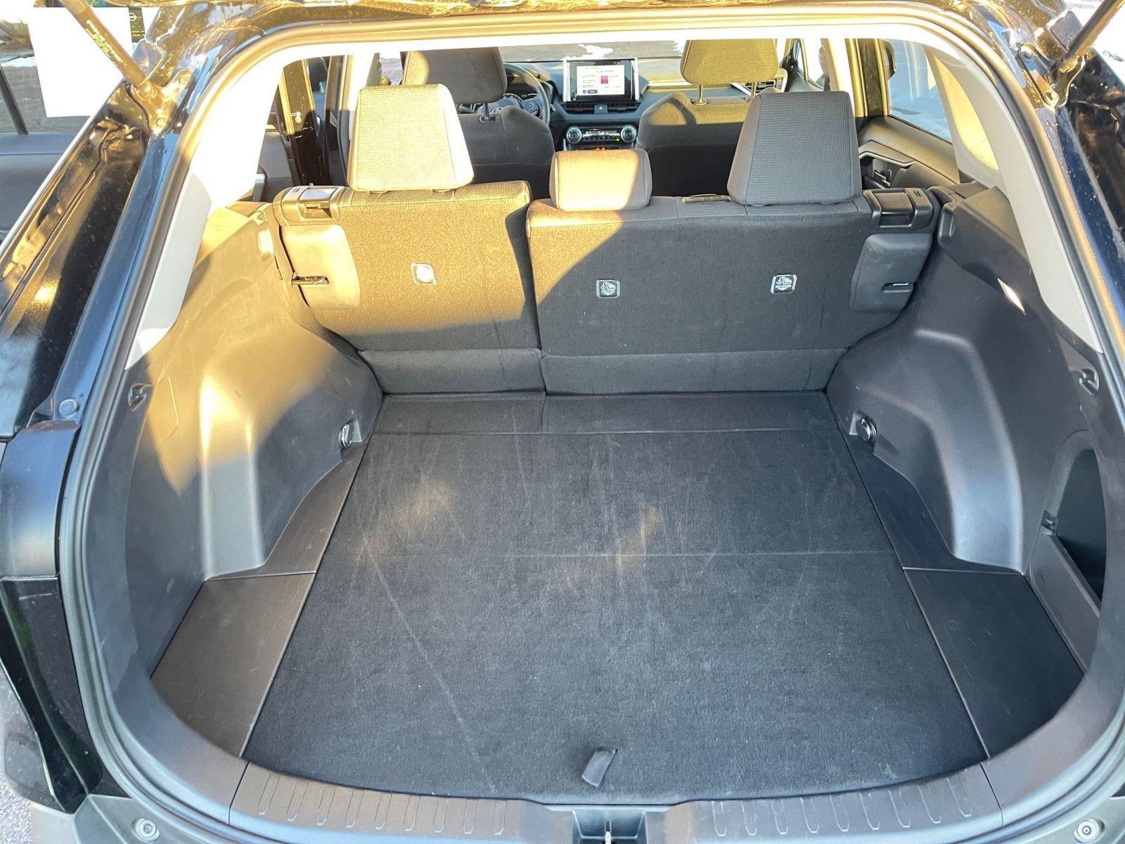 Thumbnail: 2025 Toyota RAV4 - 31