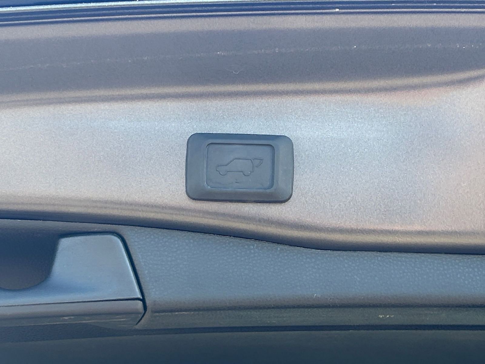 Thumbnail: 2025 Toyota RAV4 - 23