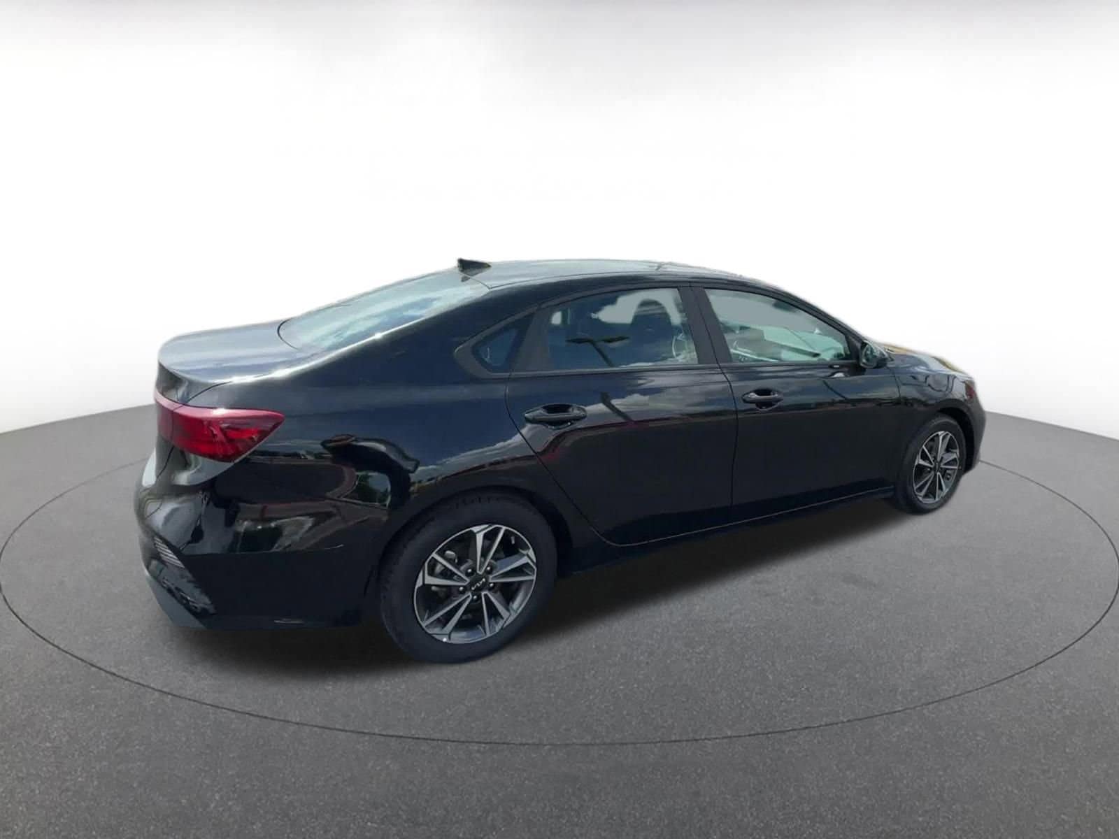 2024 Kia Forte LXS 15
