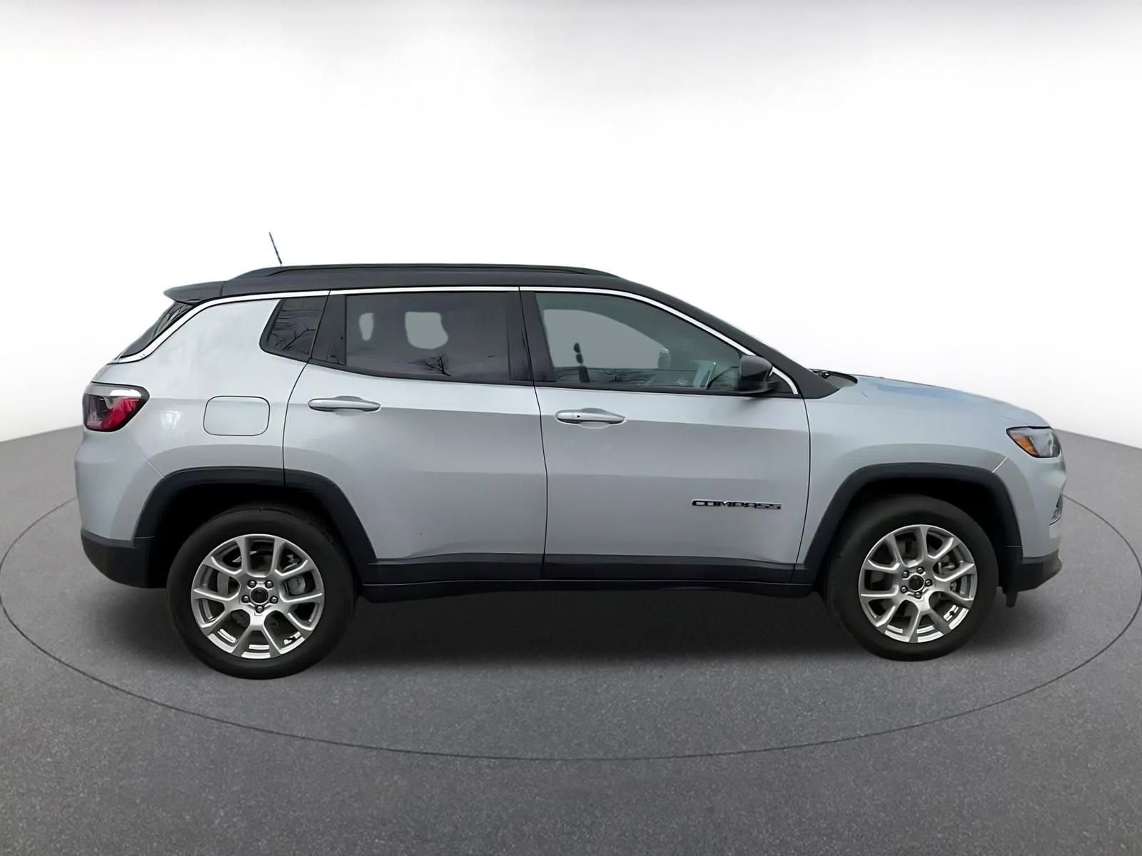 Thumbnail: 2025 Jeep Compass - 16