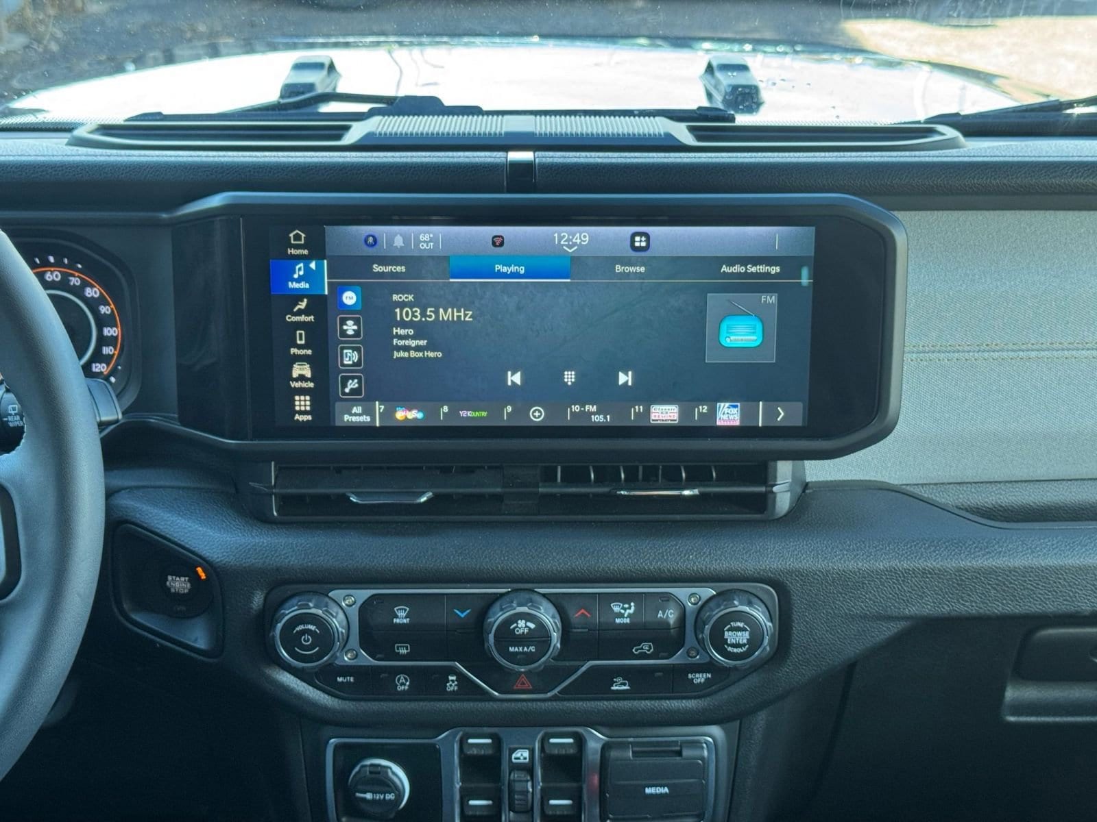 Thumbnail: 2025 Jeep Wrangler - 18