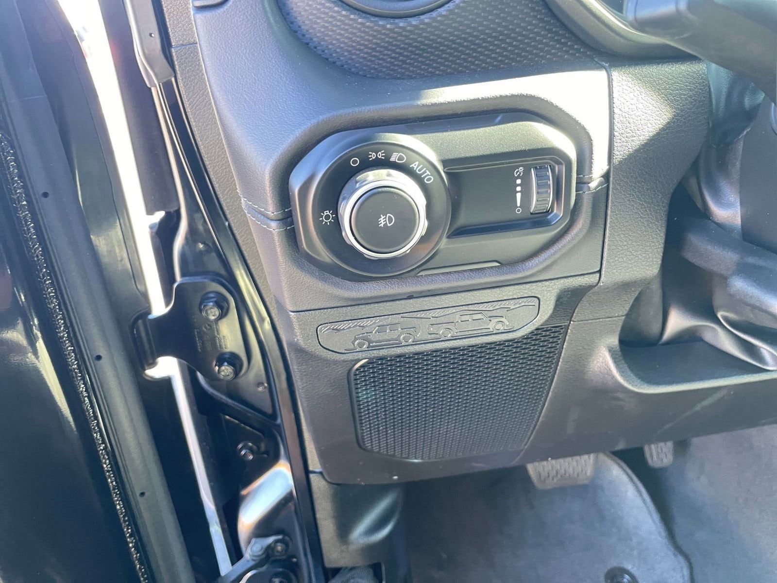 Thumbnail: 2025 Jeep Wrangler - 34