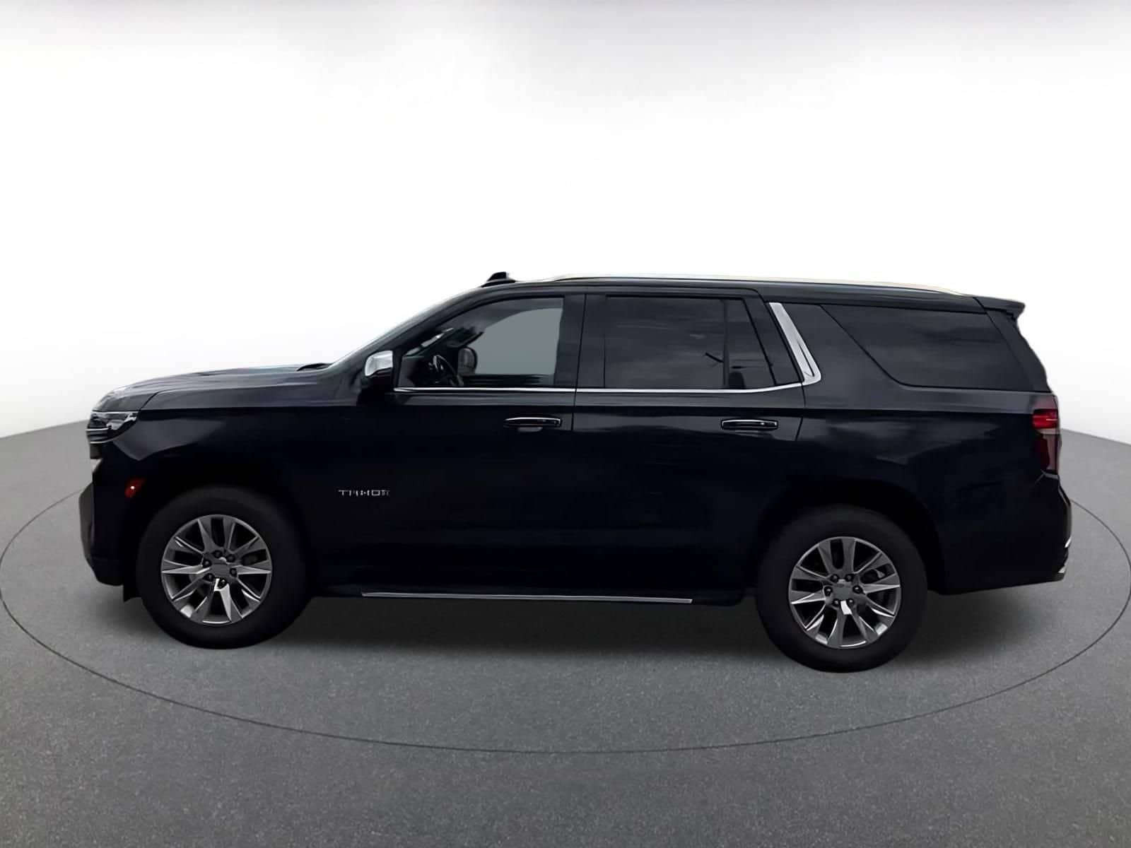 Thumbnail: 2023 Chevrolet Tahoe - 9
