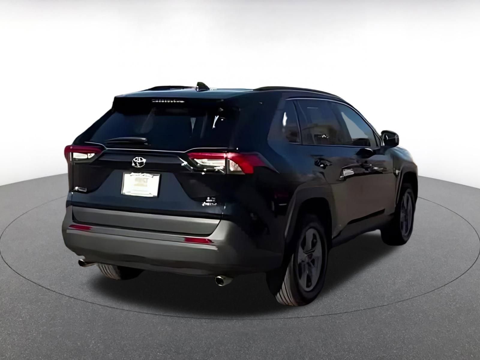 Thumbnail: 2025 Toyota RAV4 - 11