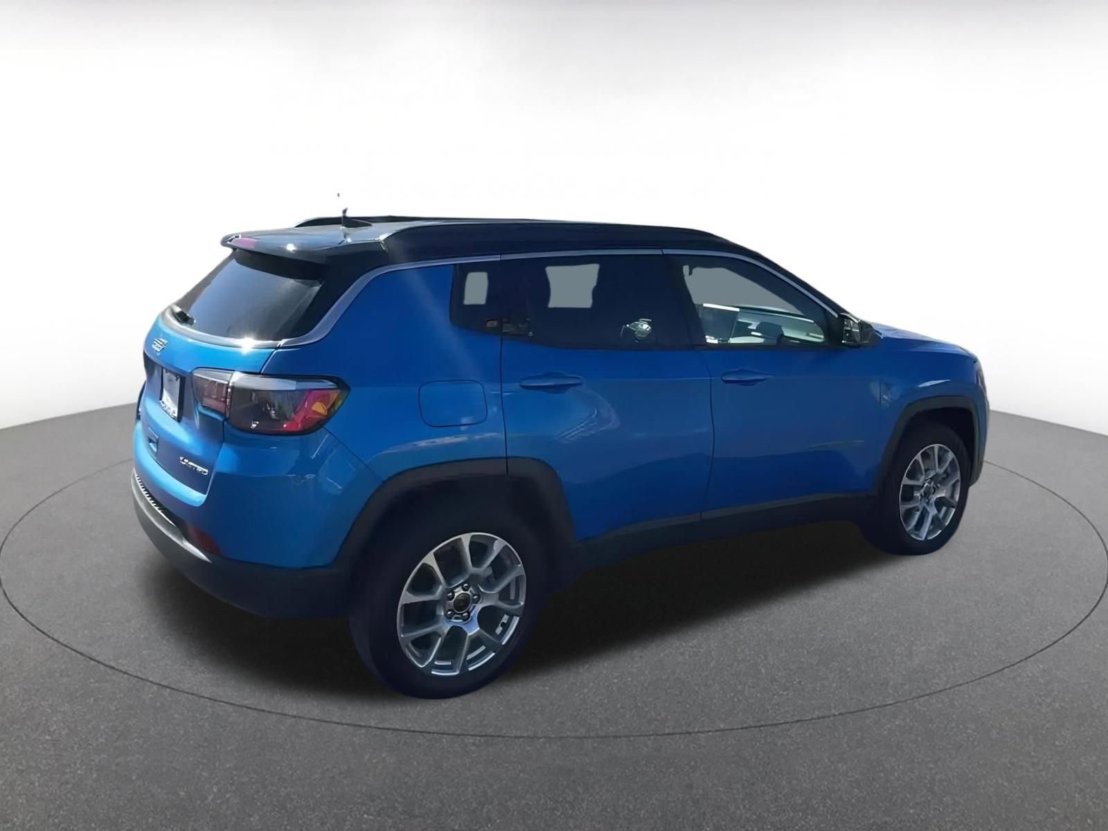 Thumbnail: 2025 Jeep Compass - 15