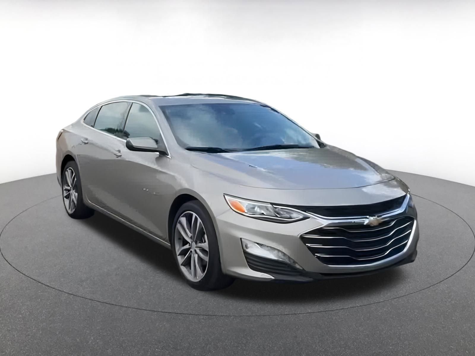 Thumbnail: 2024 Chevrolet Malibu - 3