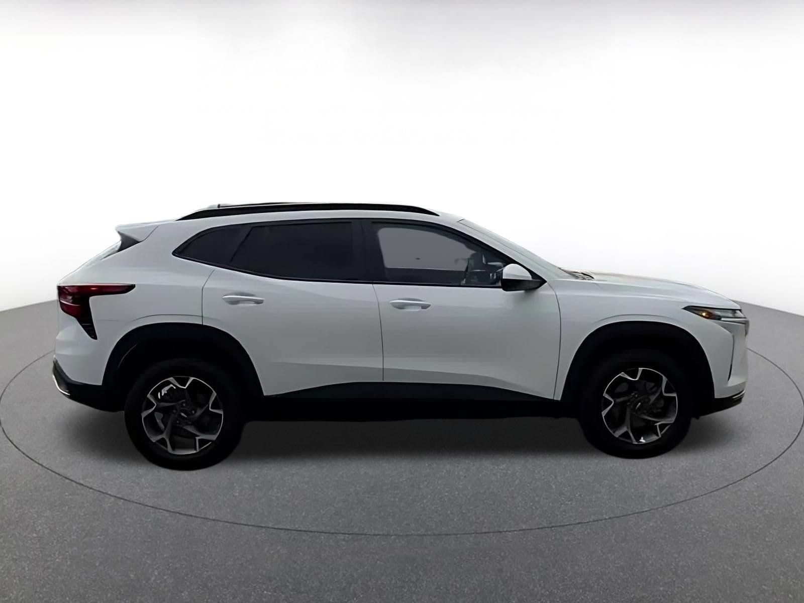 Thumbnail: 2025 Chevrolet Trax - 12