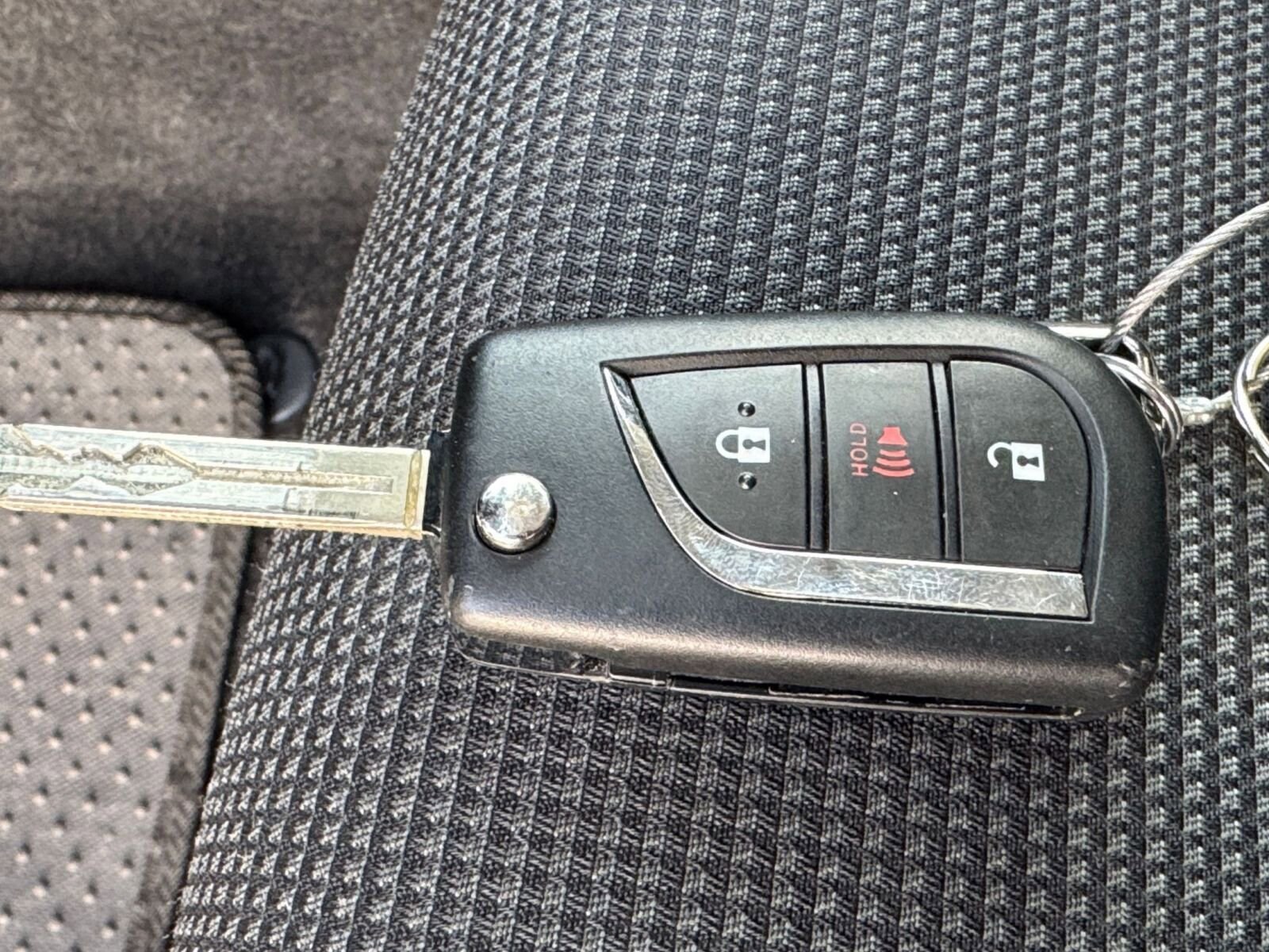 Thumbnail: 2025 Toyota RAV4 - 22