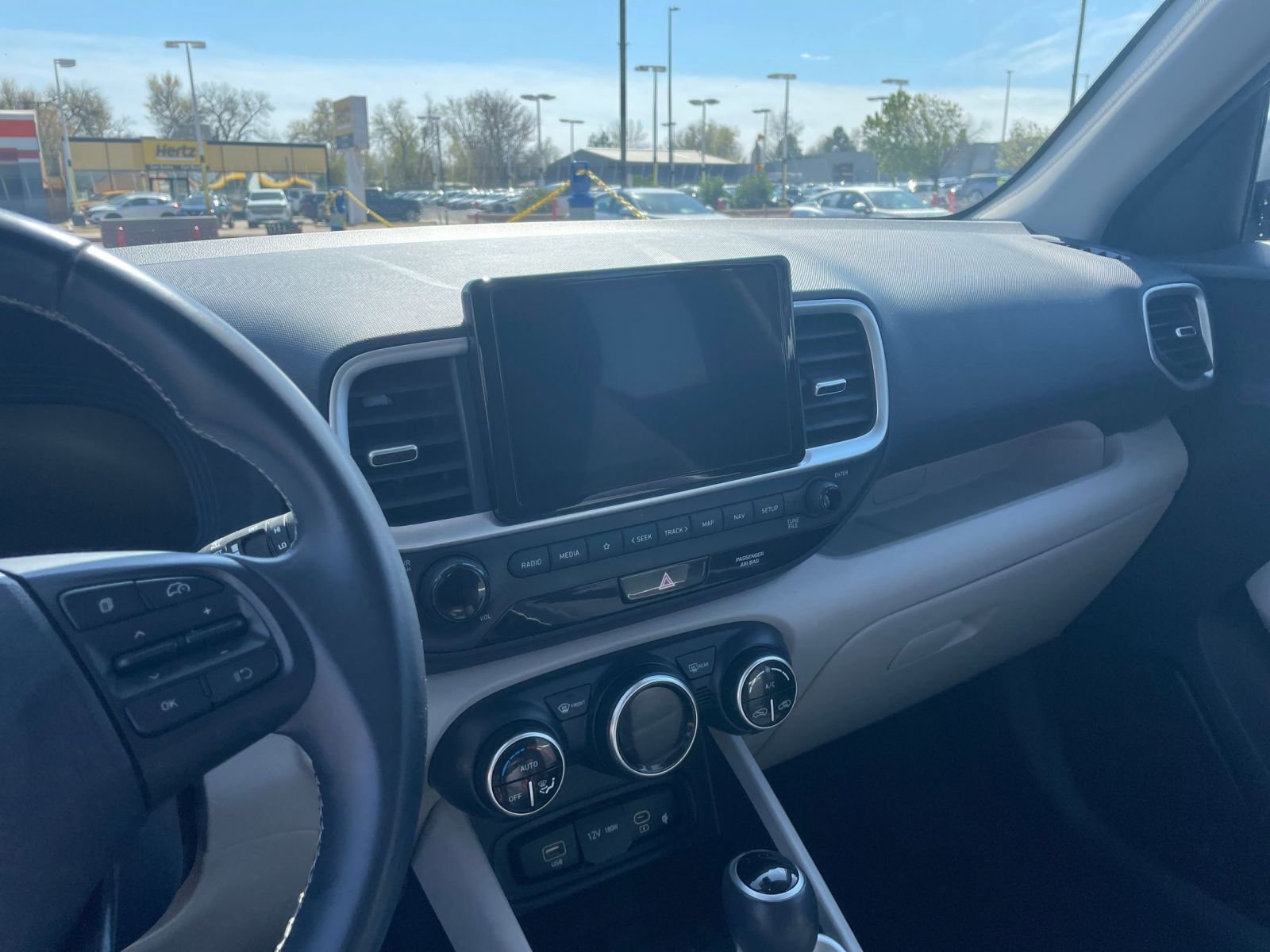 2023 Hyundai Venue Limited 18