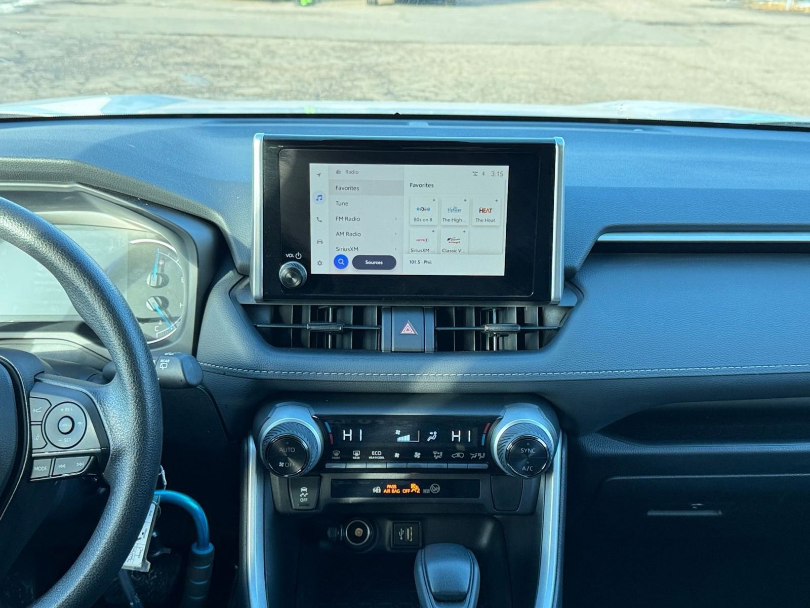 Thumbnail: 2025 Toyota RAV4 - 21