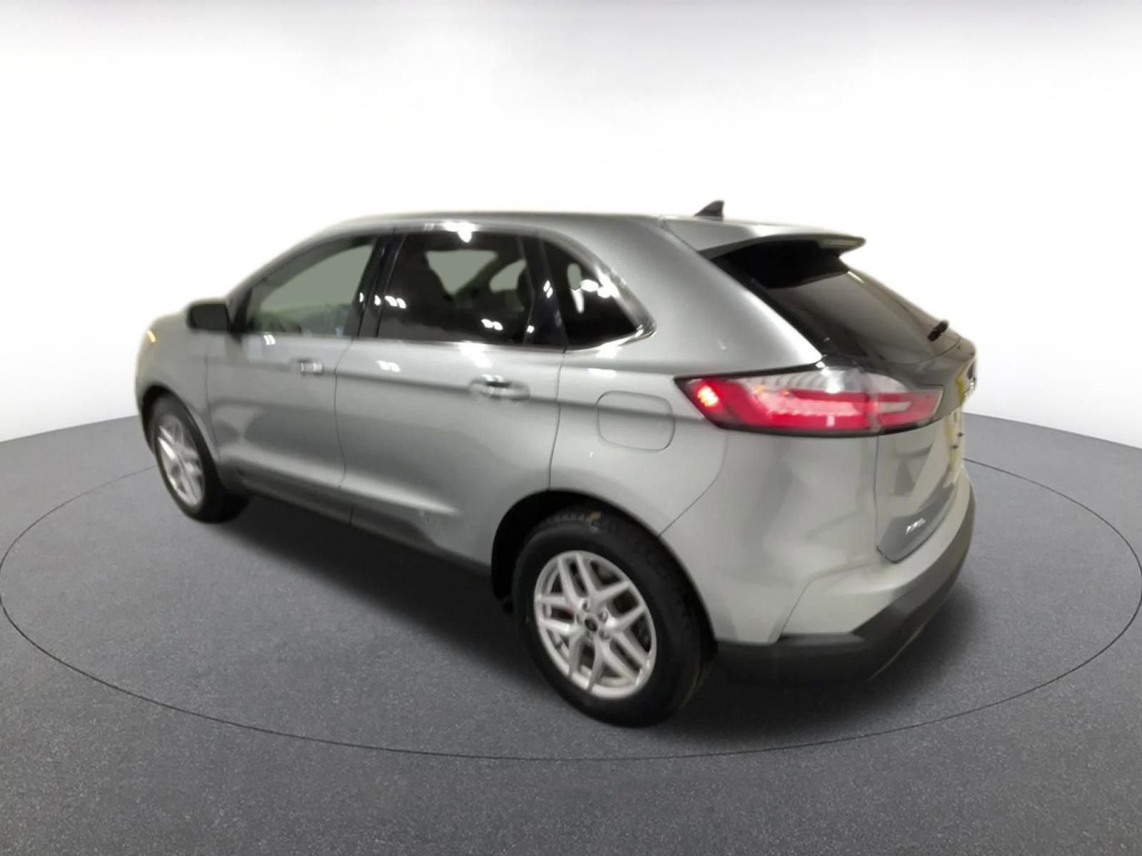 2024 Ford Edge SEL 8