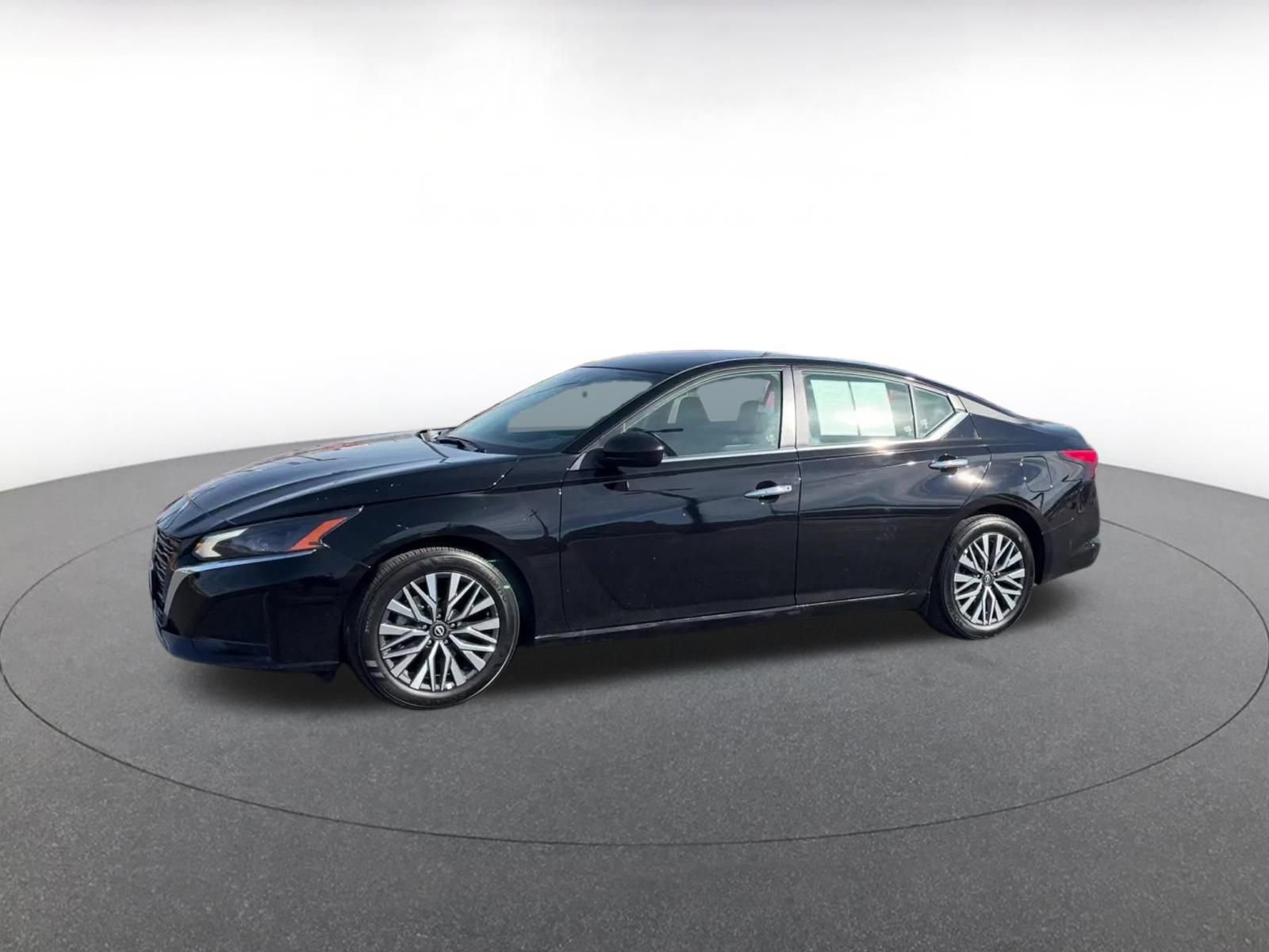 Thumbnail: 2025 Nissan Altima - 8