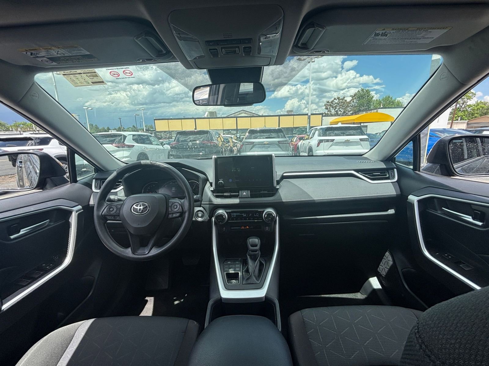 Thumbnail: 2025 Toyota RAV4 - 32