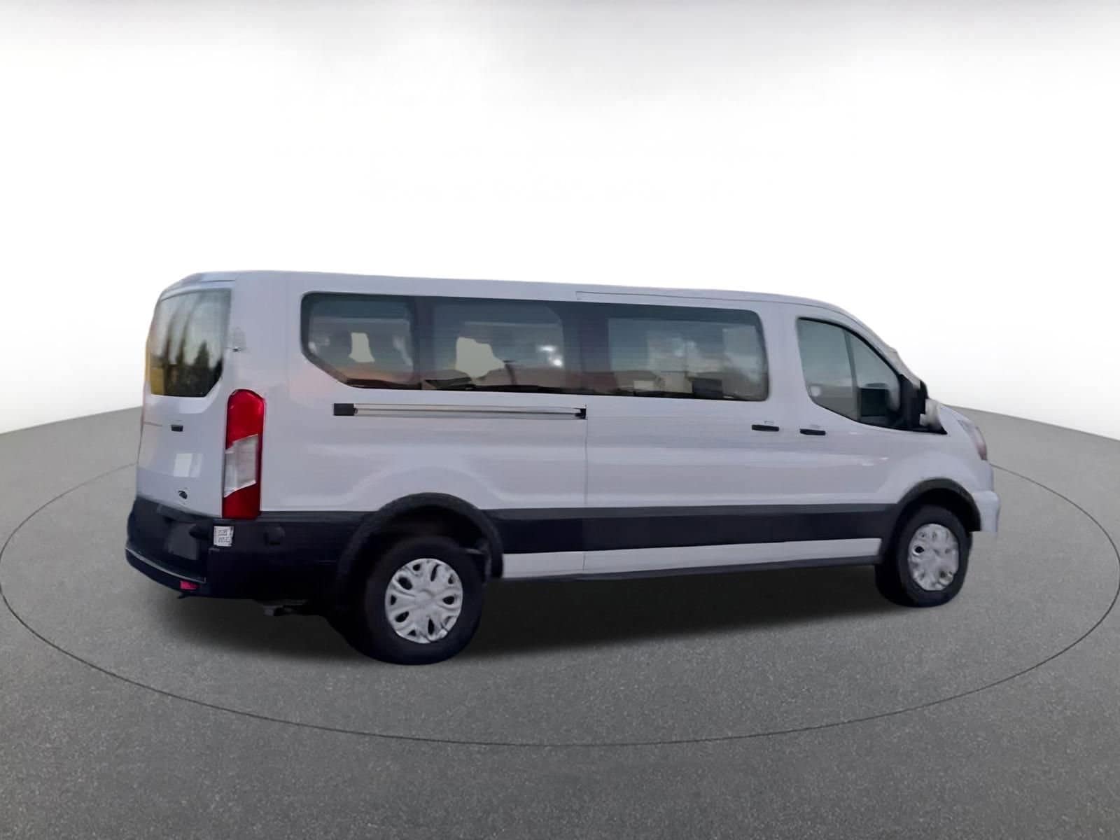 Thumbnail: 2024 Ford Econoline - 9