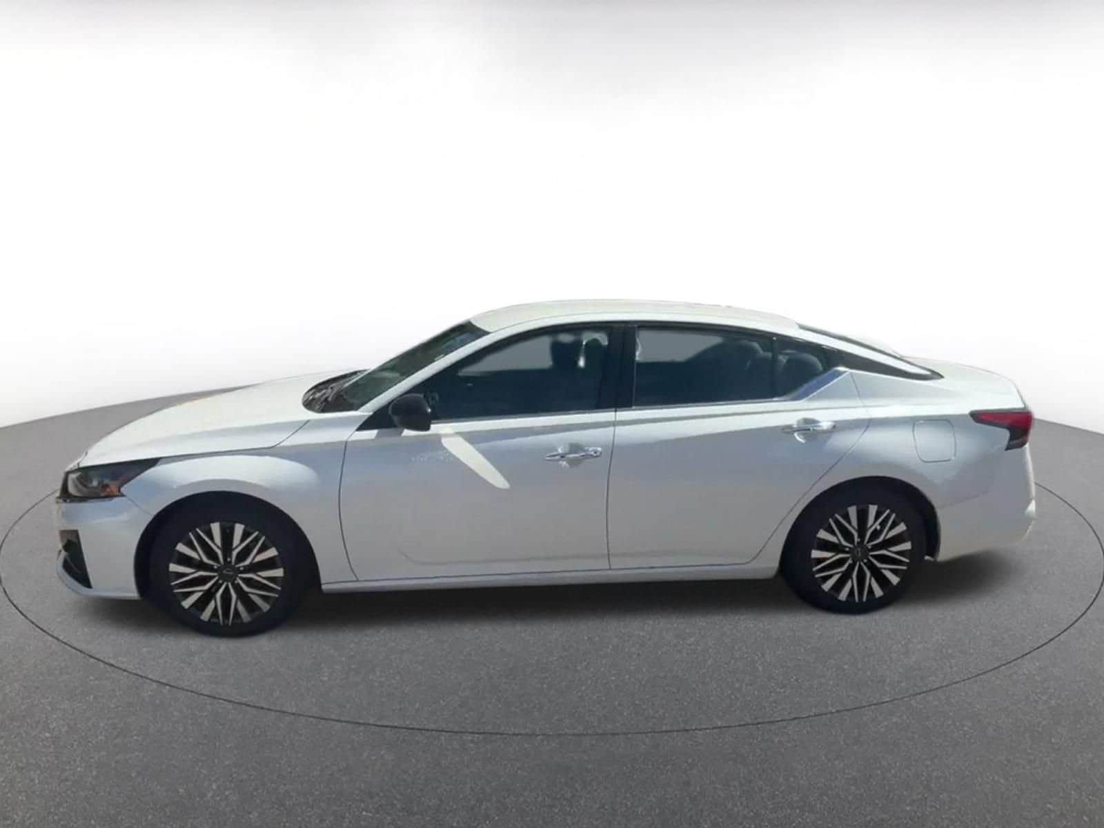 Thumbnail: 2025 Nissan Altima - 8