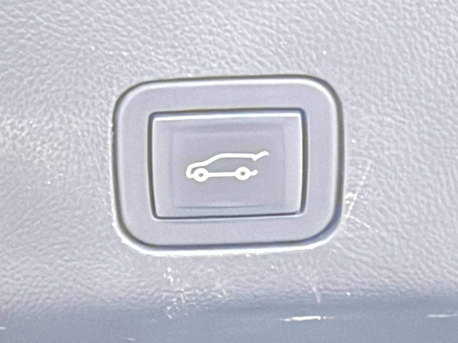 Thumbnail: 2023 Chevrolet Tahoe - 22
