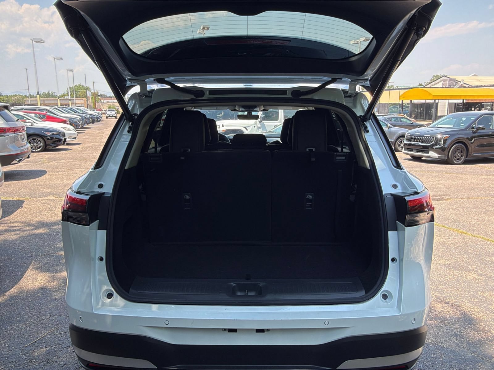 Thumbnail: 2026 INFINITI QX60 - 35