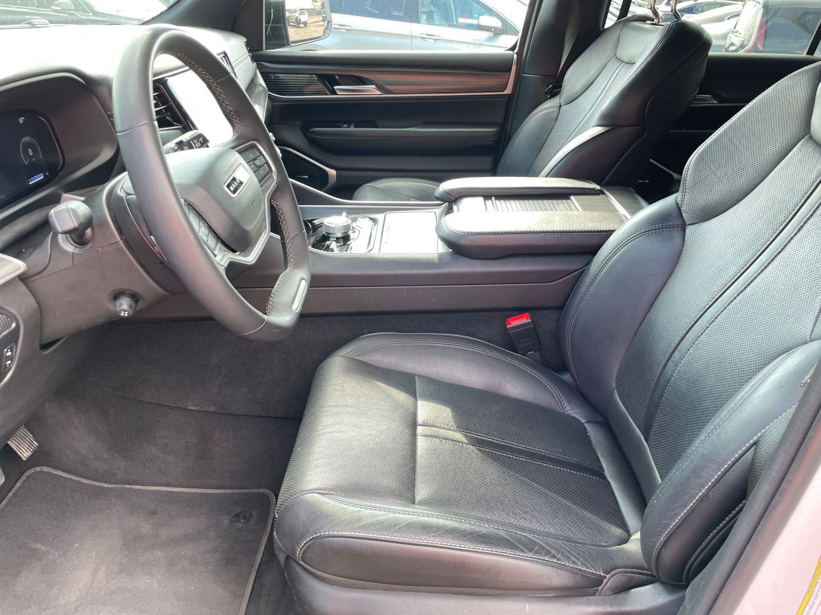 Thumbnail: 2023 Jeep Wagoneer - 27