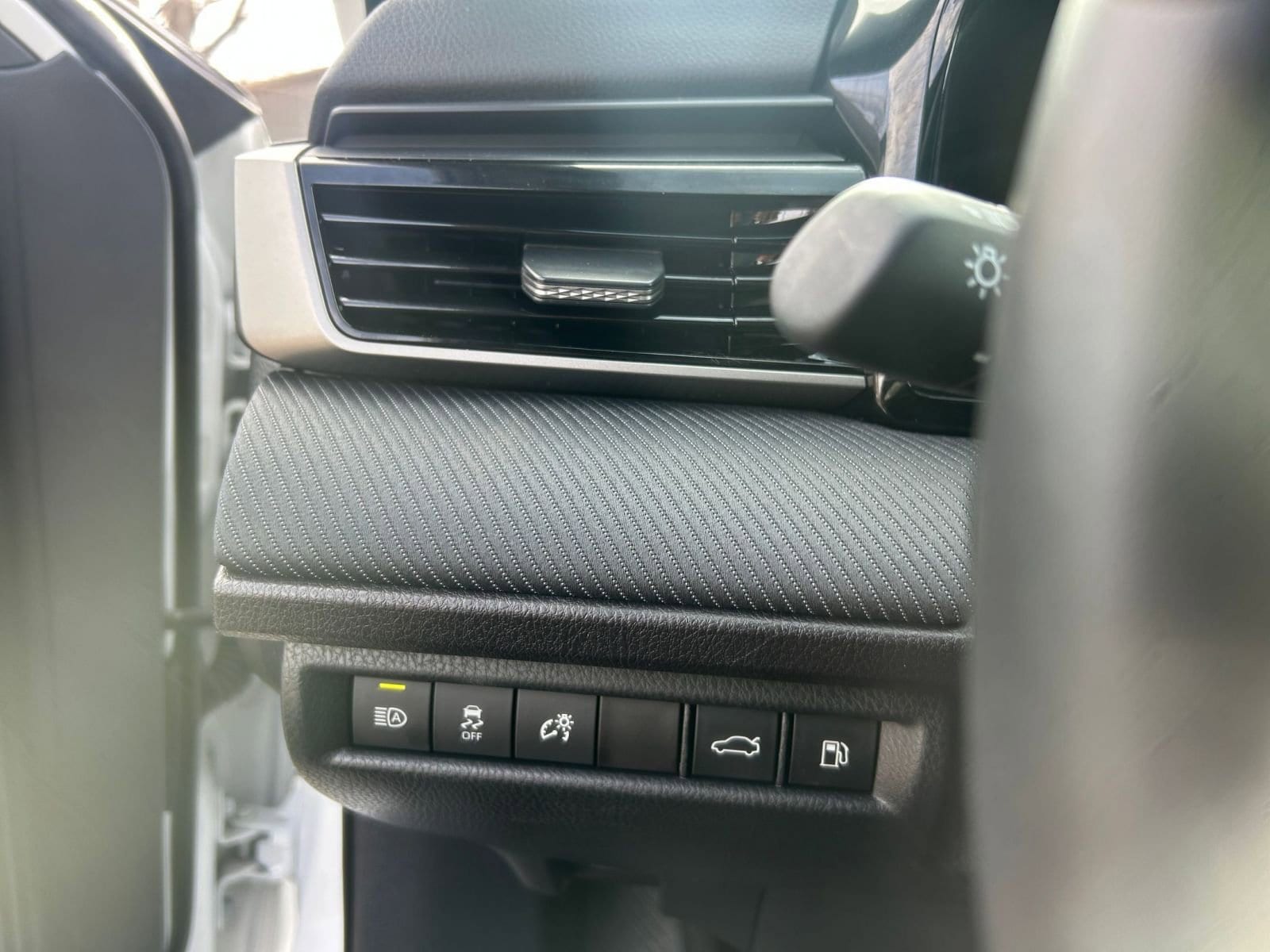 Thumbnail: 2025 Toyota Camry - 32