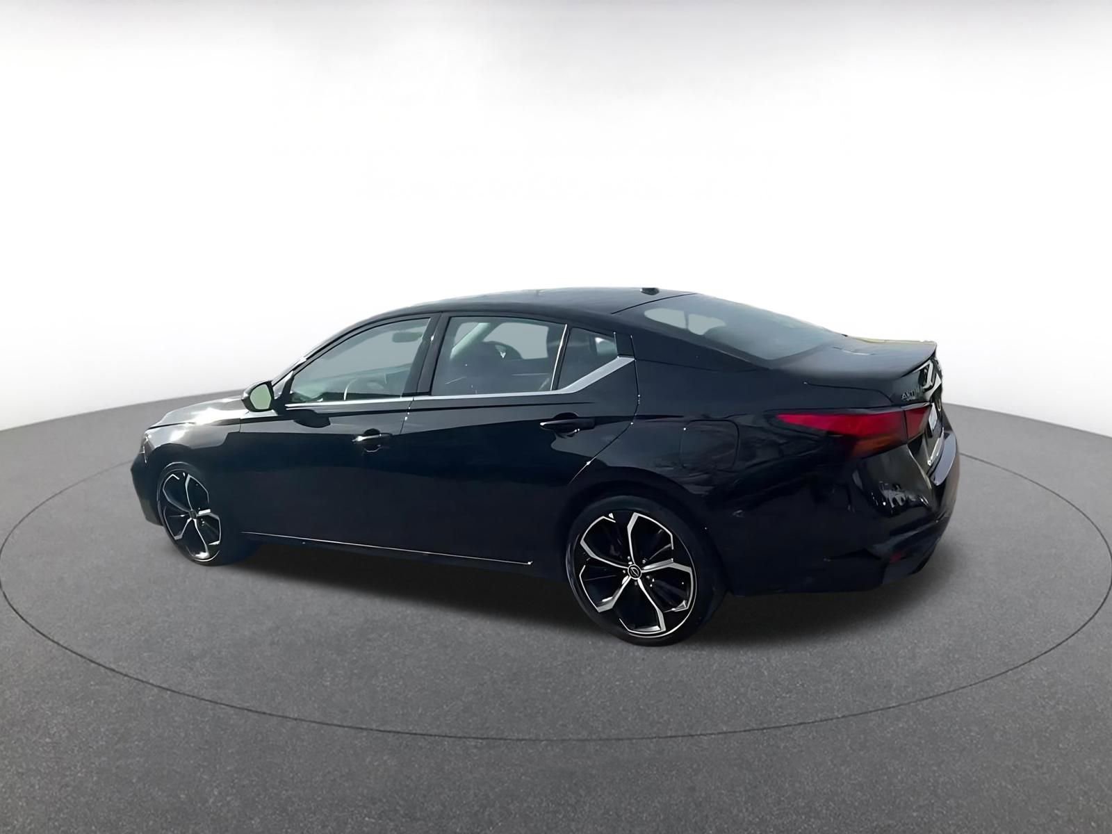 Thumbnail: 2025 Nissan Altima - 10