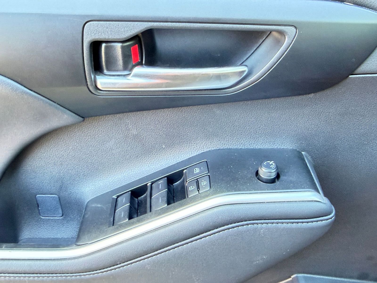 Thumbnail: 2025 Toyota Highlander - 18