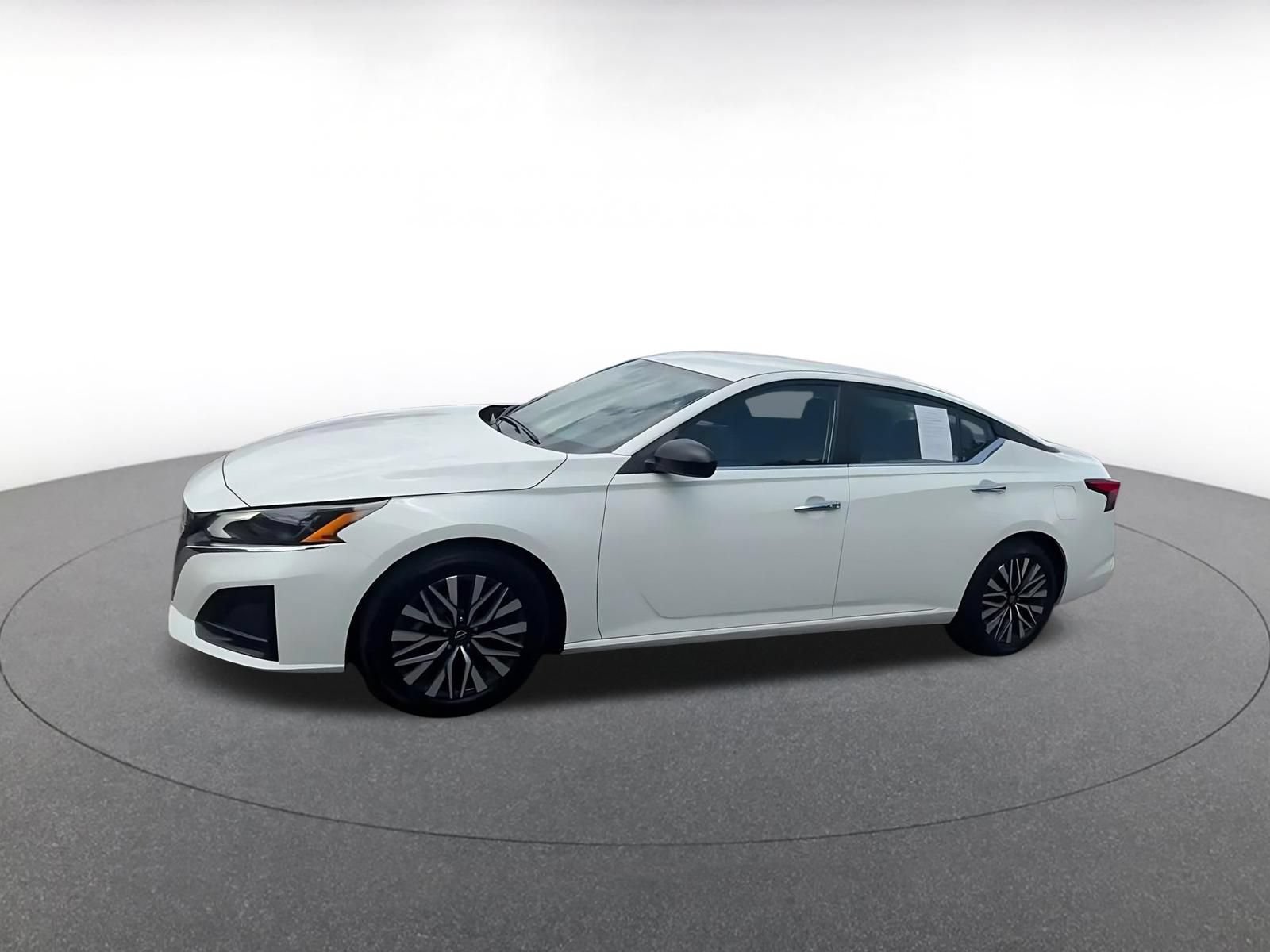 Thumbnail: 2025 Nissan Altima - 8