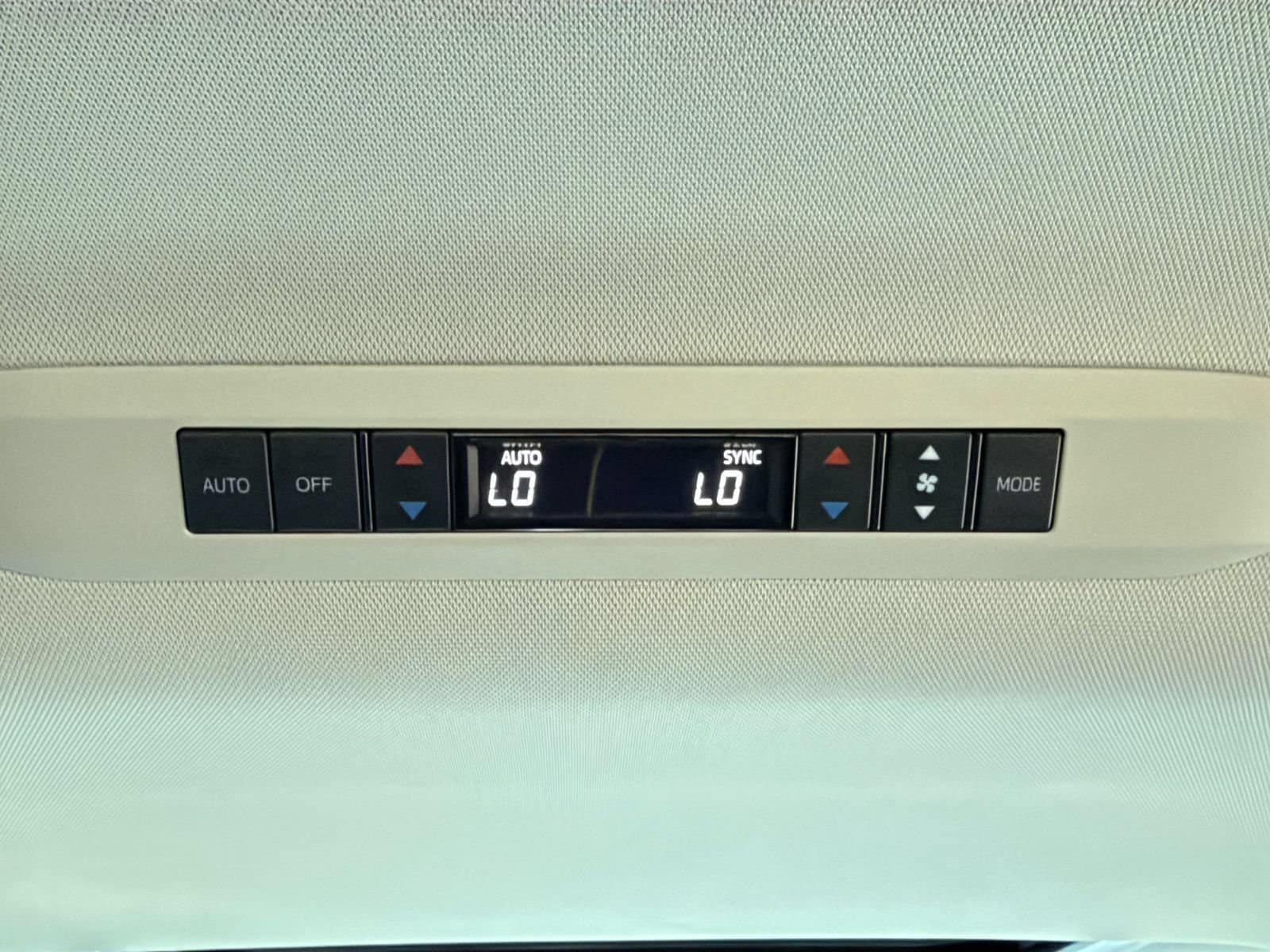 Thumbnail: 2025 Toyota Sienna - 24