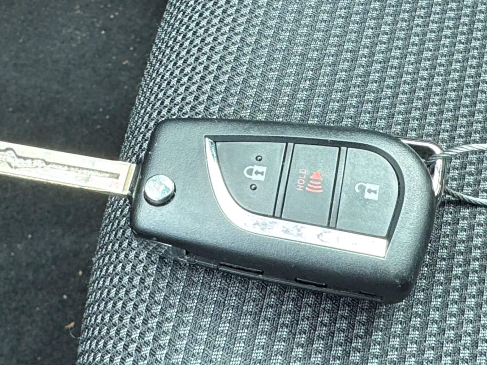 Thumbnail: 2025 Toyota RAV4 - 22