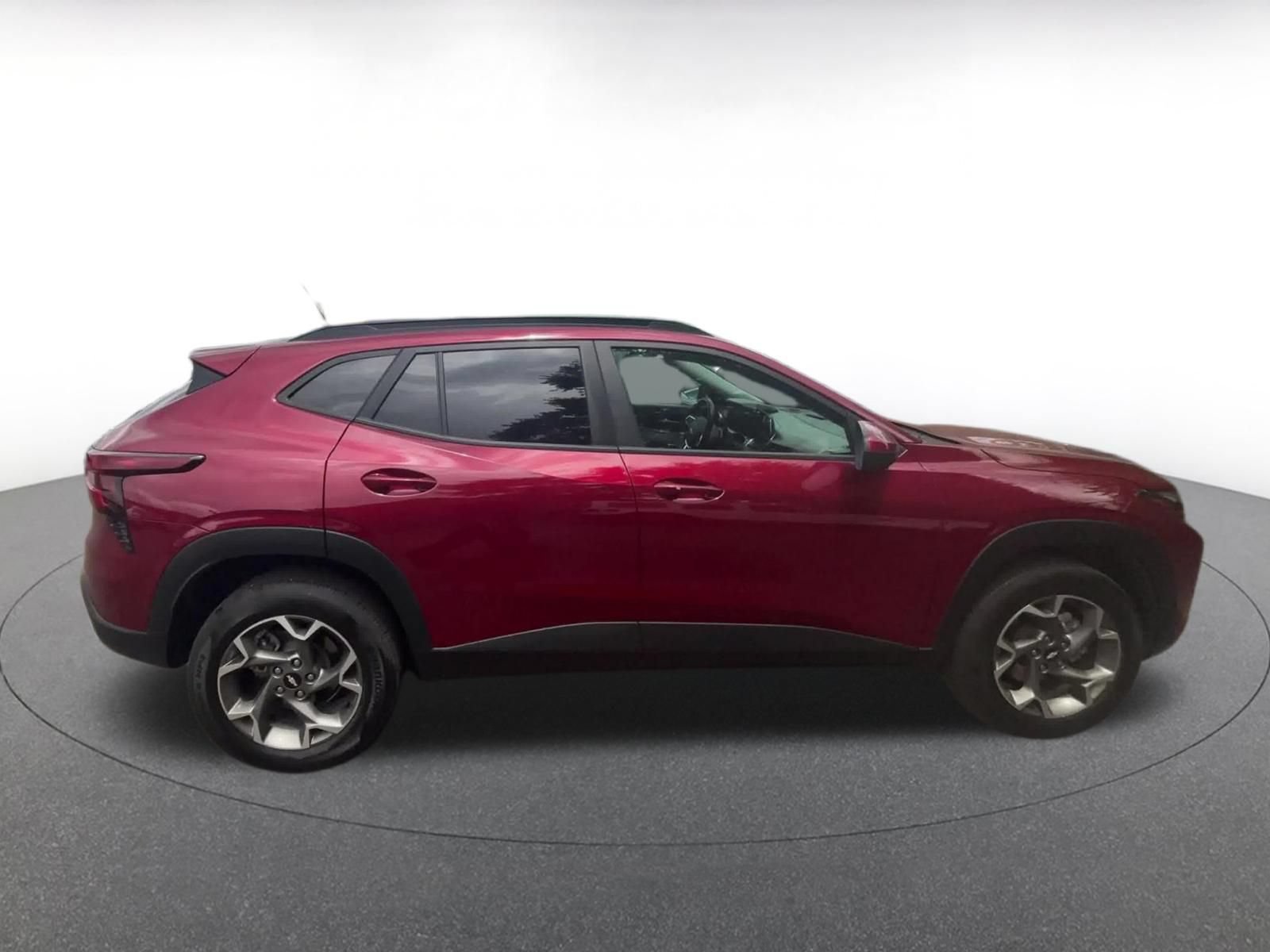 Thumbnail: 2025 Chevrolet Trax - 16