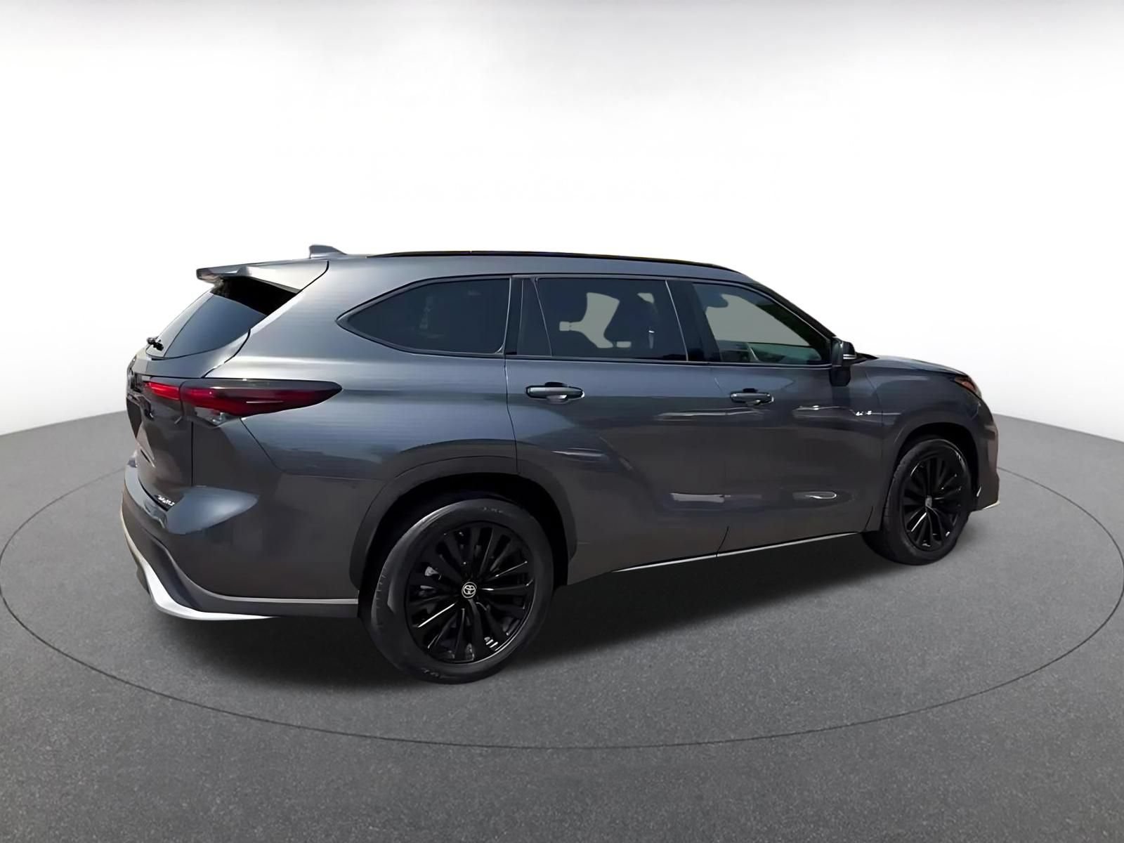 Thumbnail: 2025 Toyota Highlander - 14