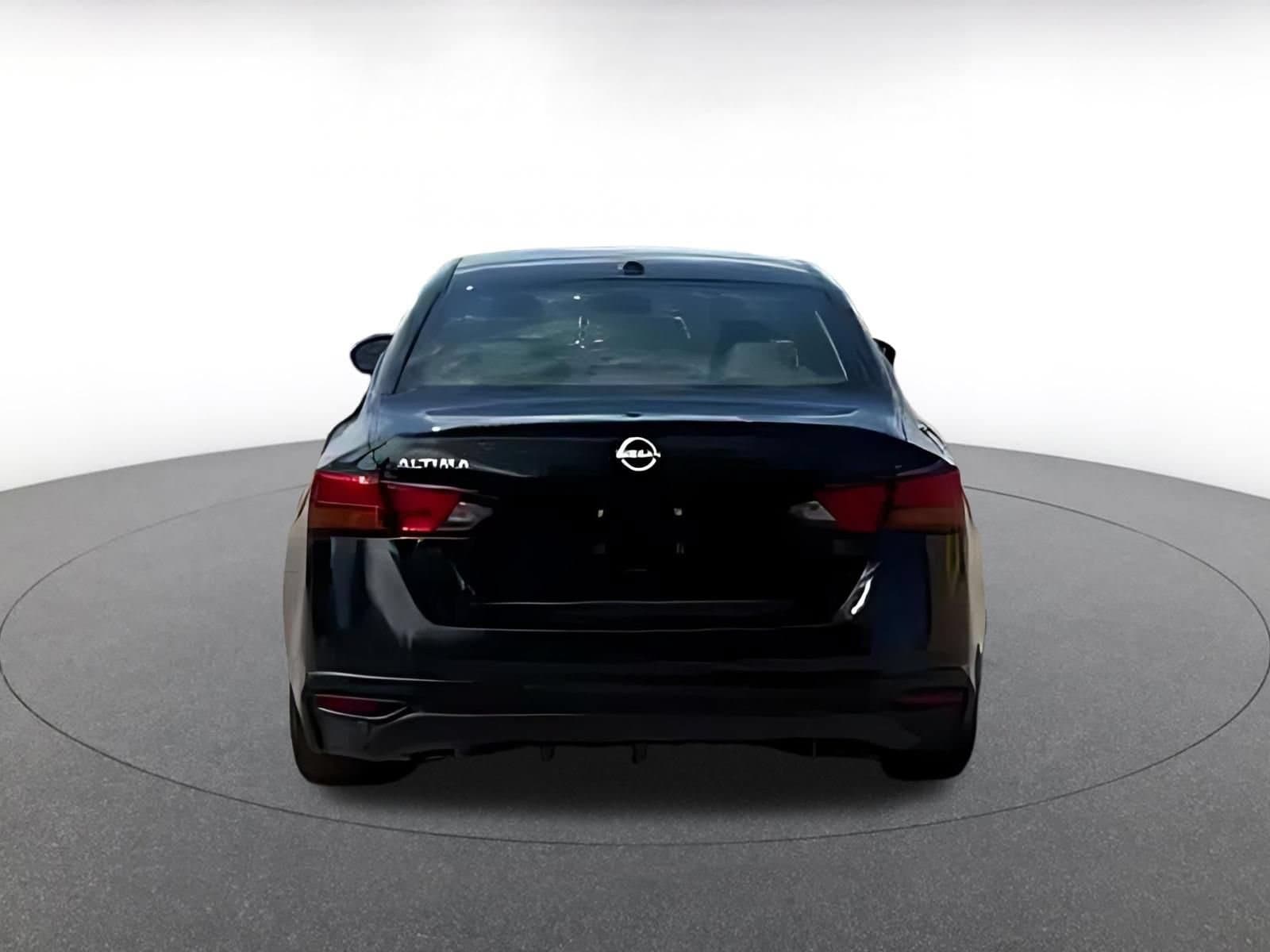 Thumbnail: 2025 Nissan Altima - 10