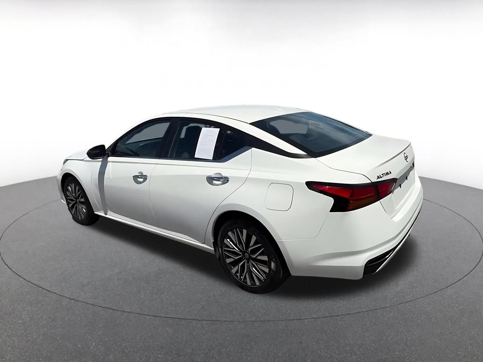 Thumbnail: 2025 Nissan Altima - 10