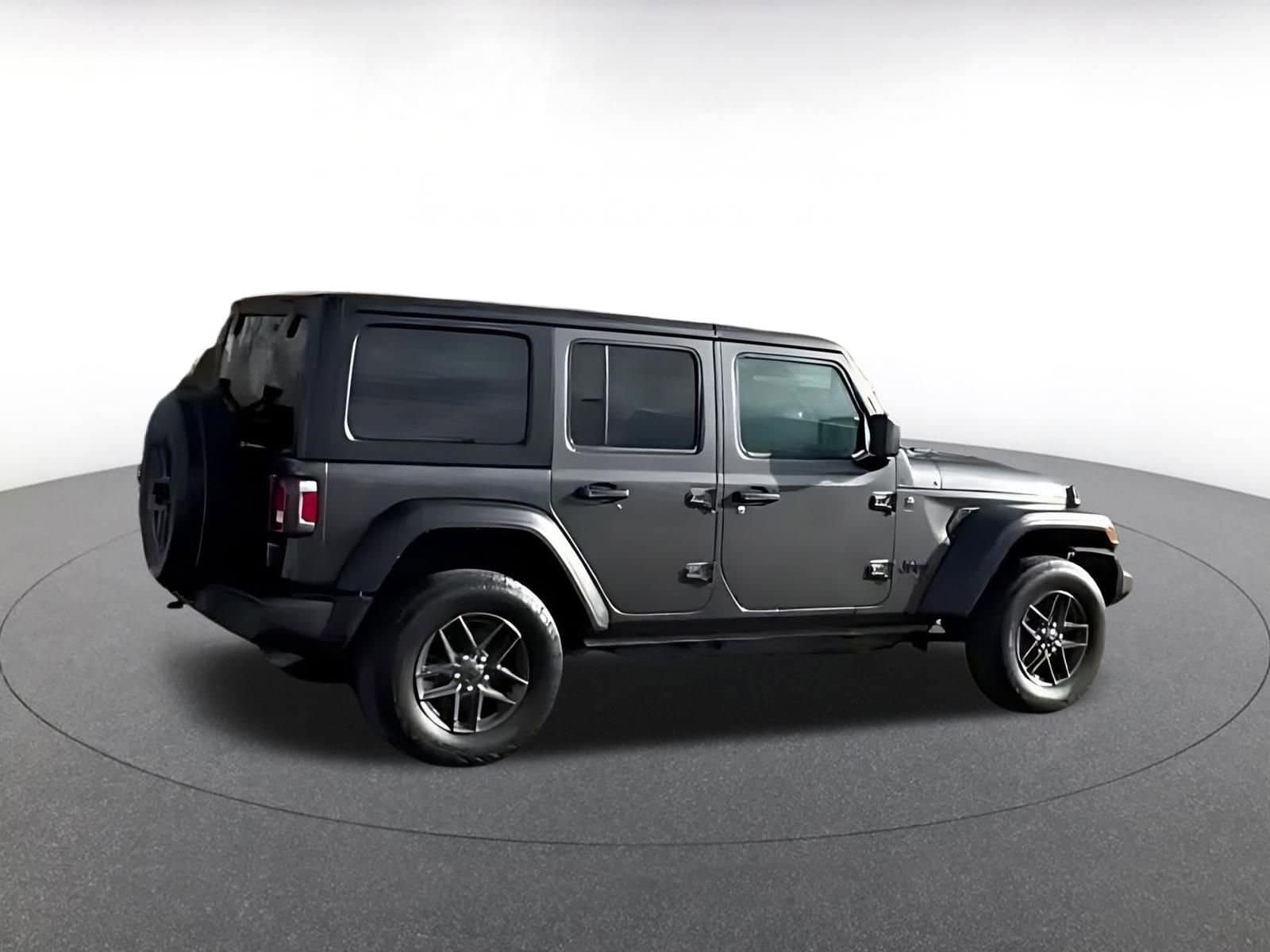 Thumbnail: 2025 Jeep Wrangler - 9