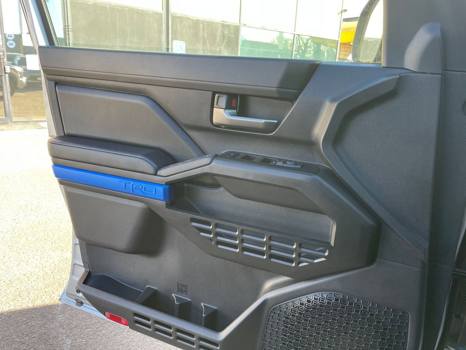 Thumbnail: 2025 Toyota Tacoma - 18