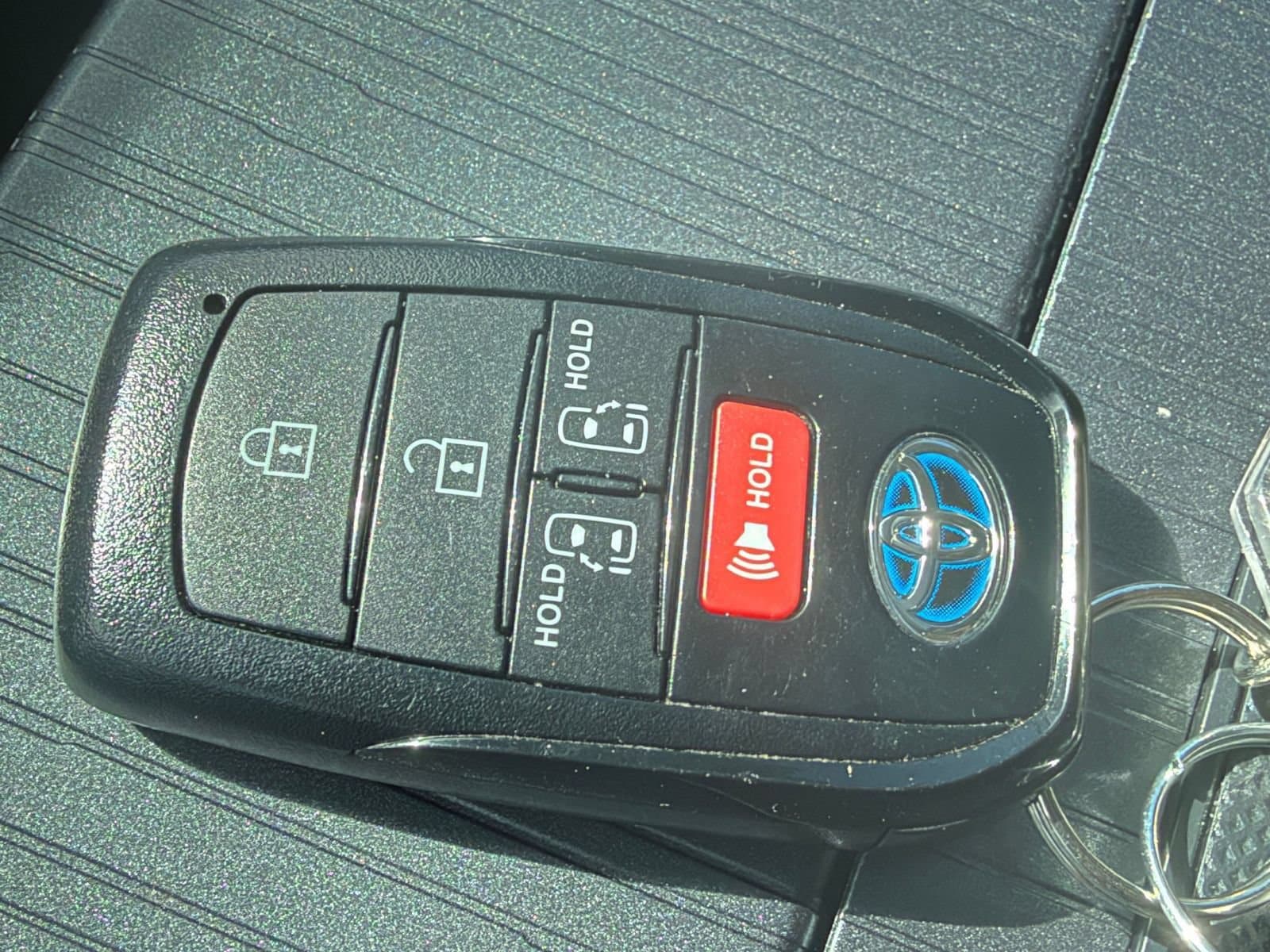 Thumbnail: 2025 Toyota Sienna - 26