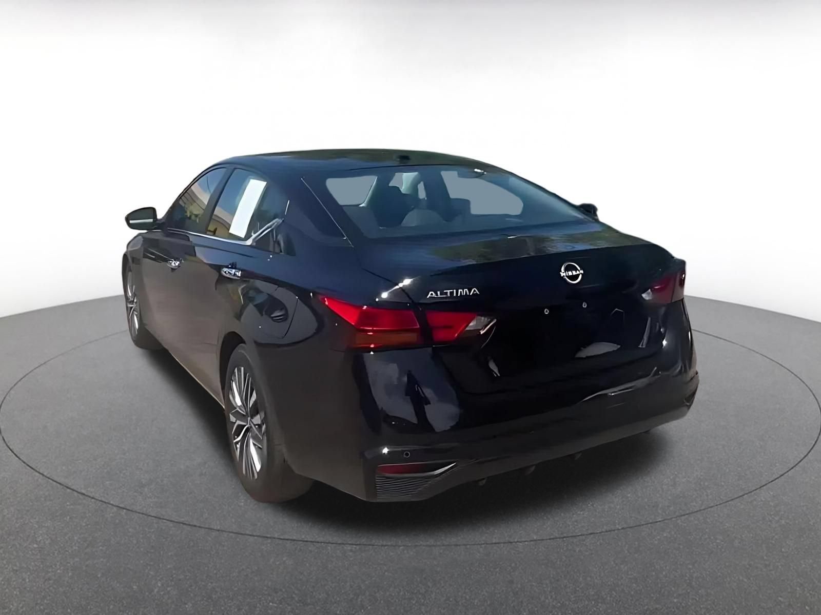 Thumbnail: 2025 Nissan Altima - 10