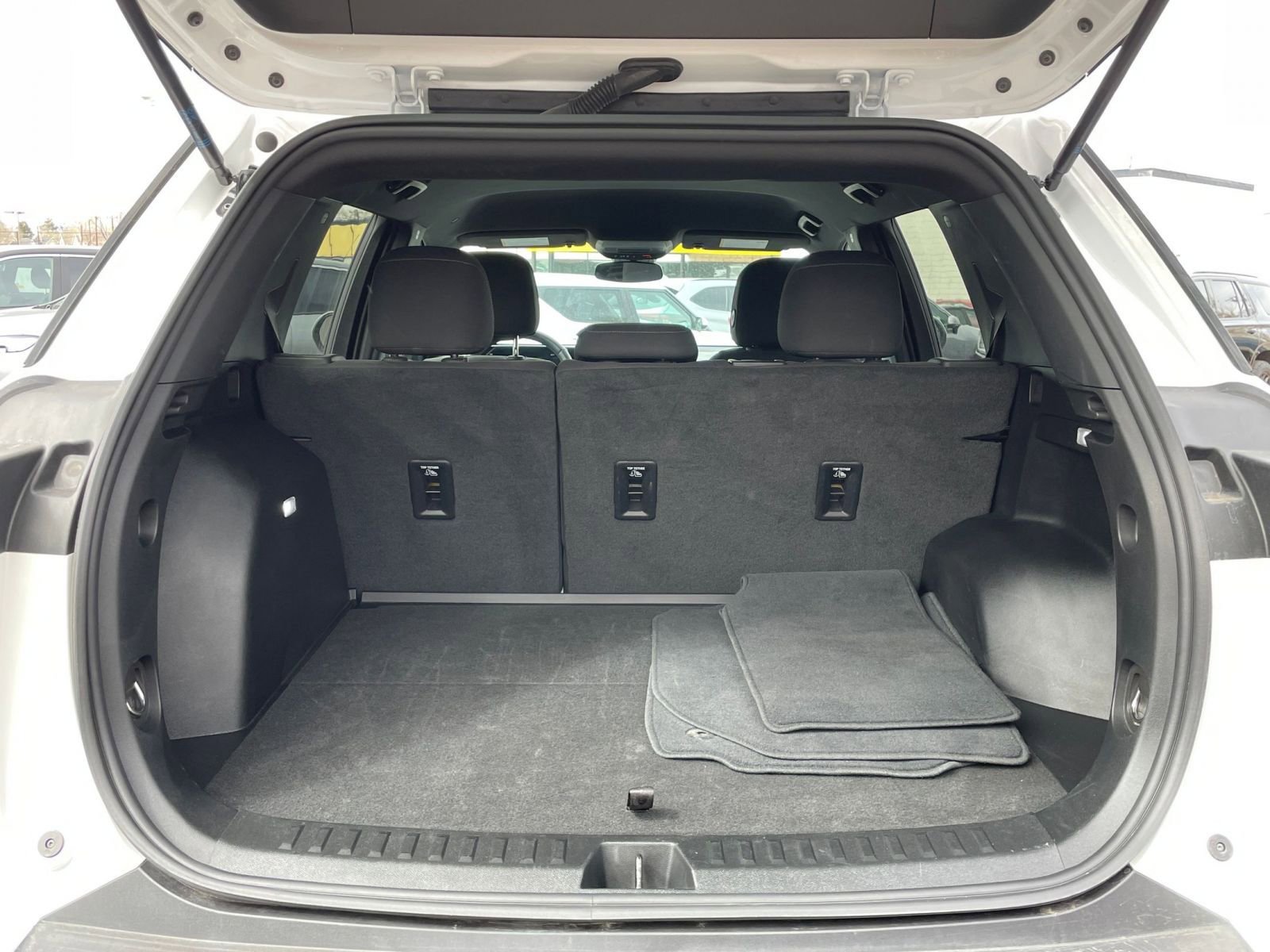 Thumbnail: 2025 Chevrolet Equinox - 32