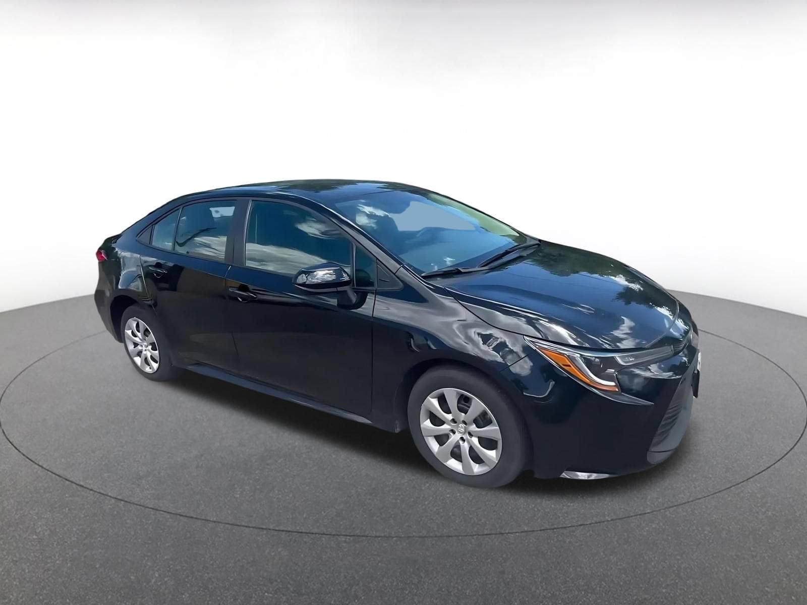 Thumbnail: 2025 Toyota Corolla - 2