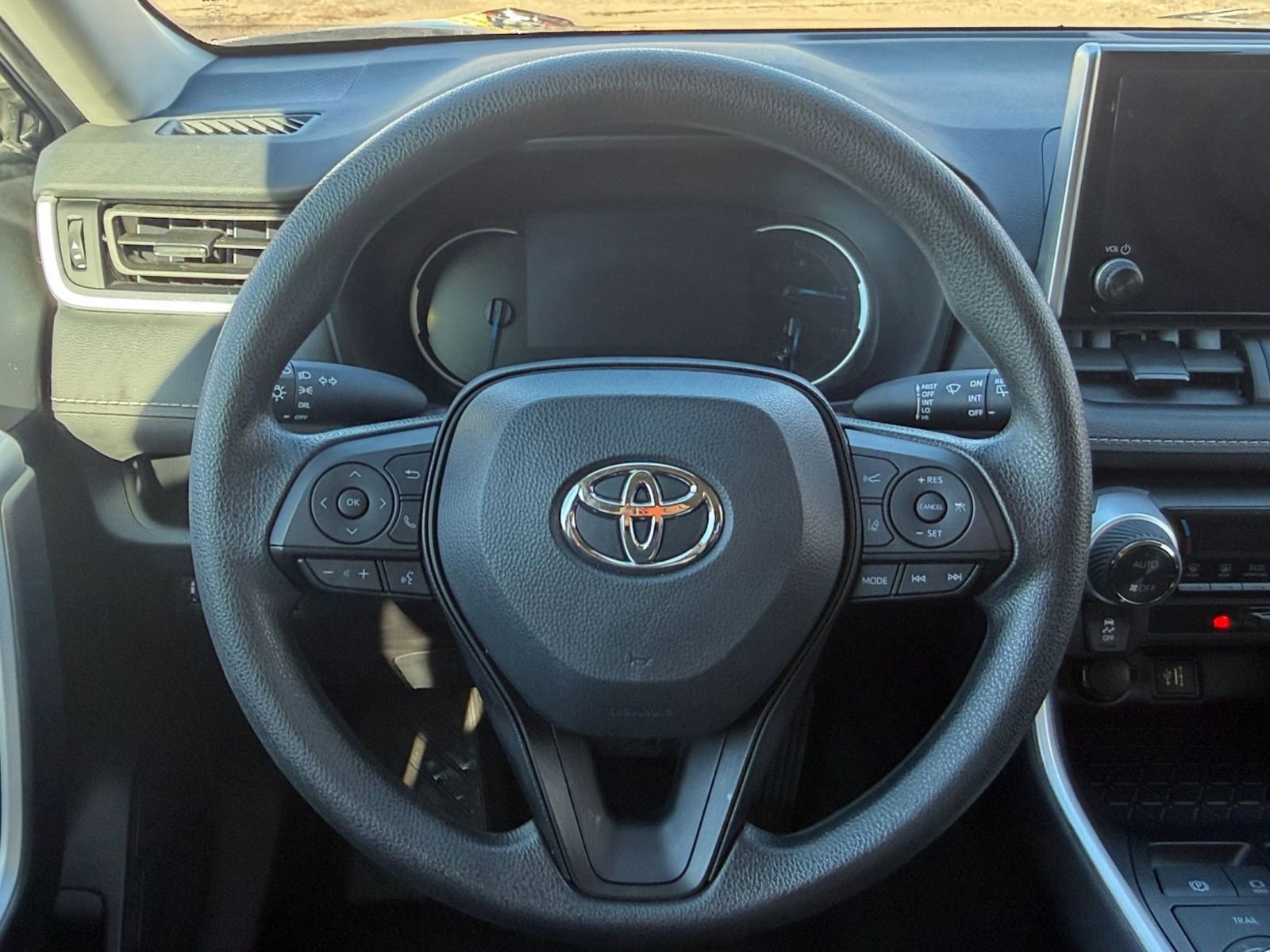 Thumbnail: 2025 Toyota RAV4 - 27