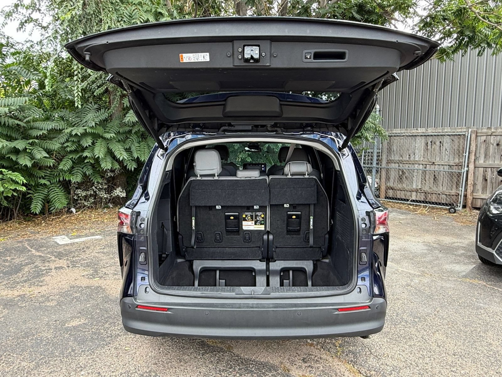 Thumbnail: 2025 Toyota Sienna - 32