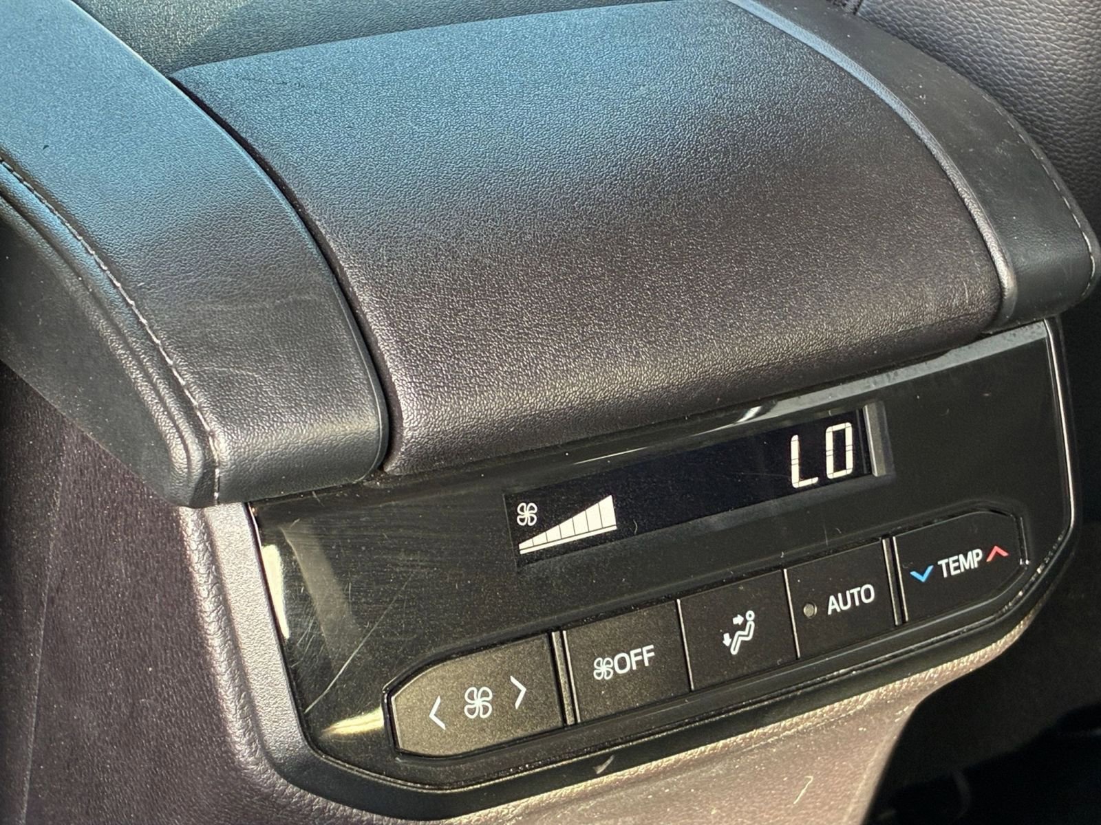 Thumbnail: 2025 Toyota Highlander - 25