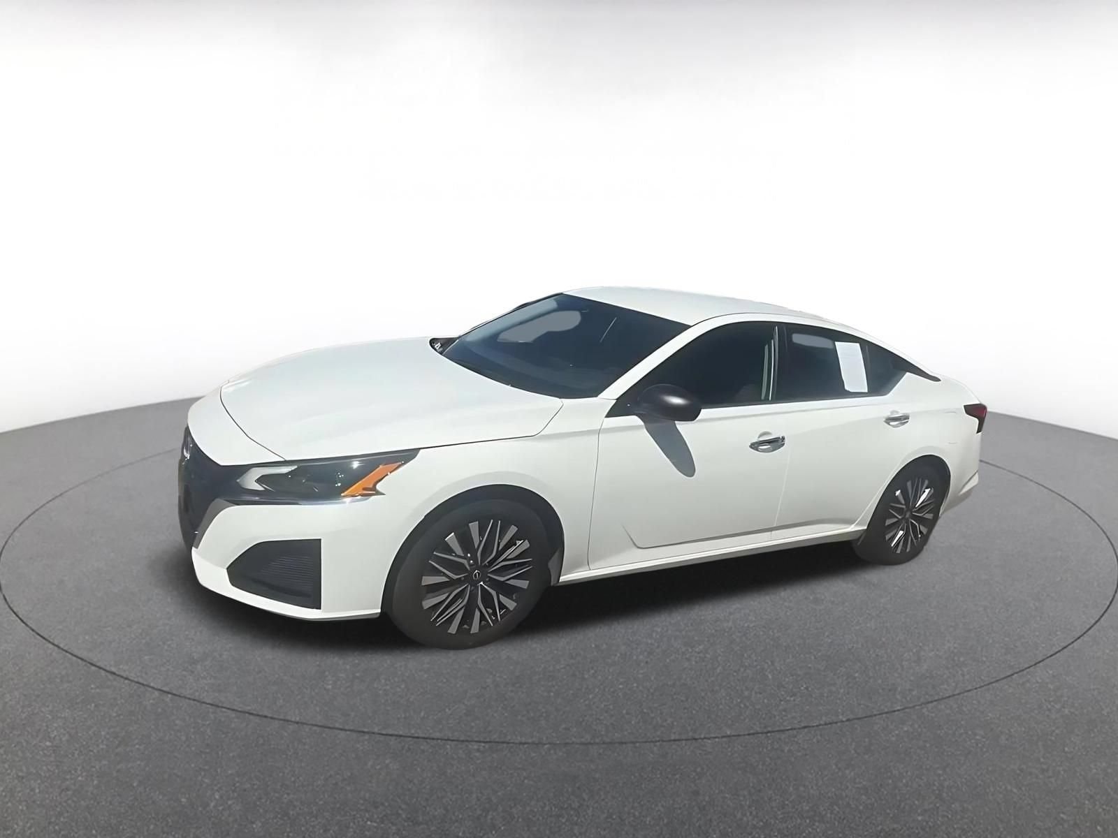 Thumbnail: 2025 Nissan Altima - 8
