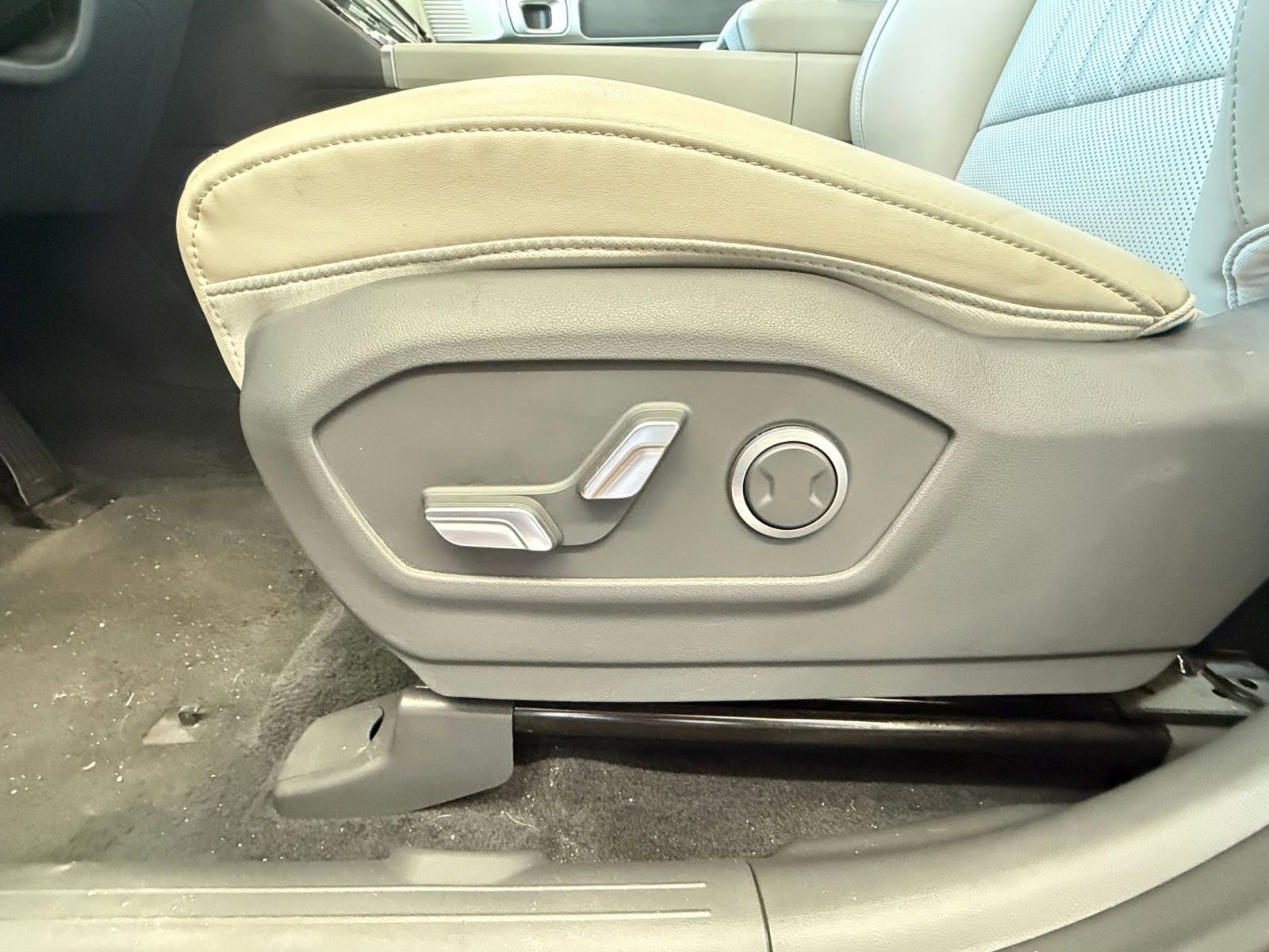 Thumbnail: 2025 Hyundai Santa Fe - 22