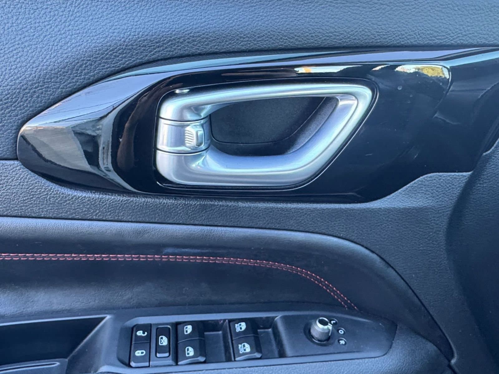 Thumbnail: 2025 Jeep Compass - 20