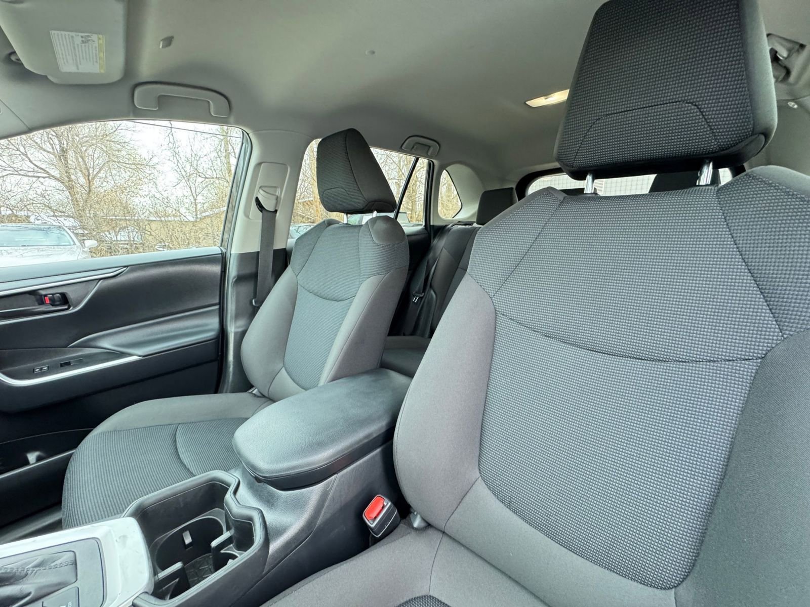 Thumbnail: 2025 Toyota RAV4 - 35