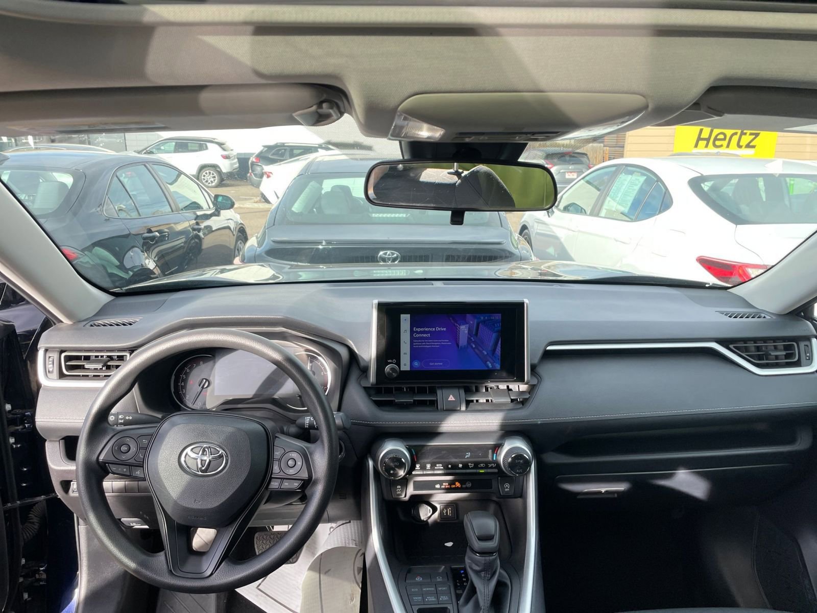 Thumbnail: 2025 Toyota RAV4 - 33