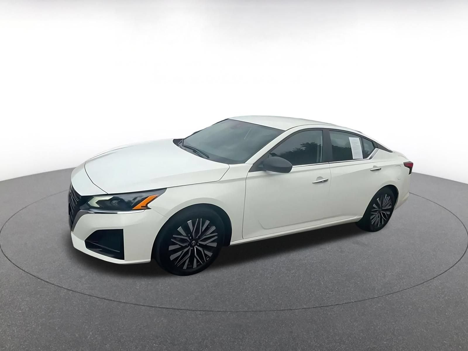 Thumbnail: 2025 Nissan Altima - 8